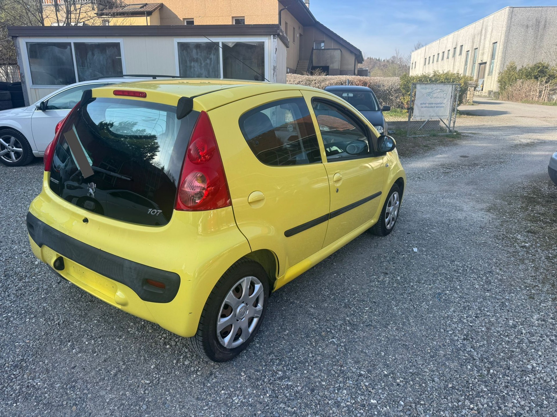PEUGEOT 107 1.0 Swiss Edition-image-3