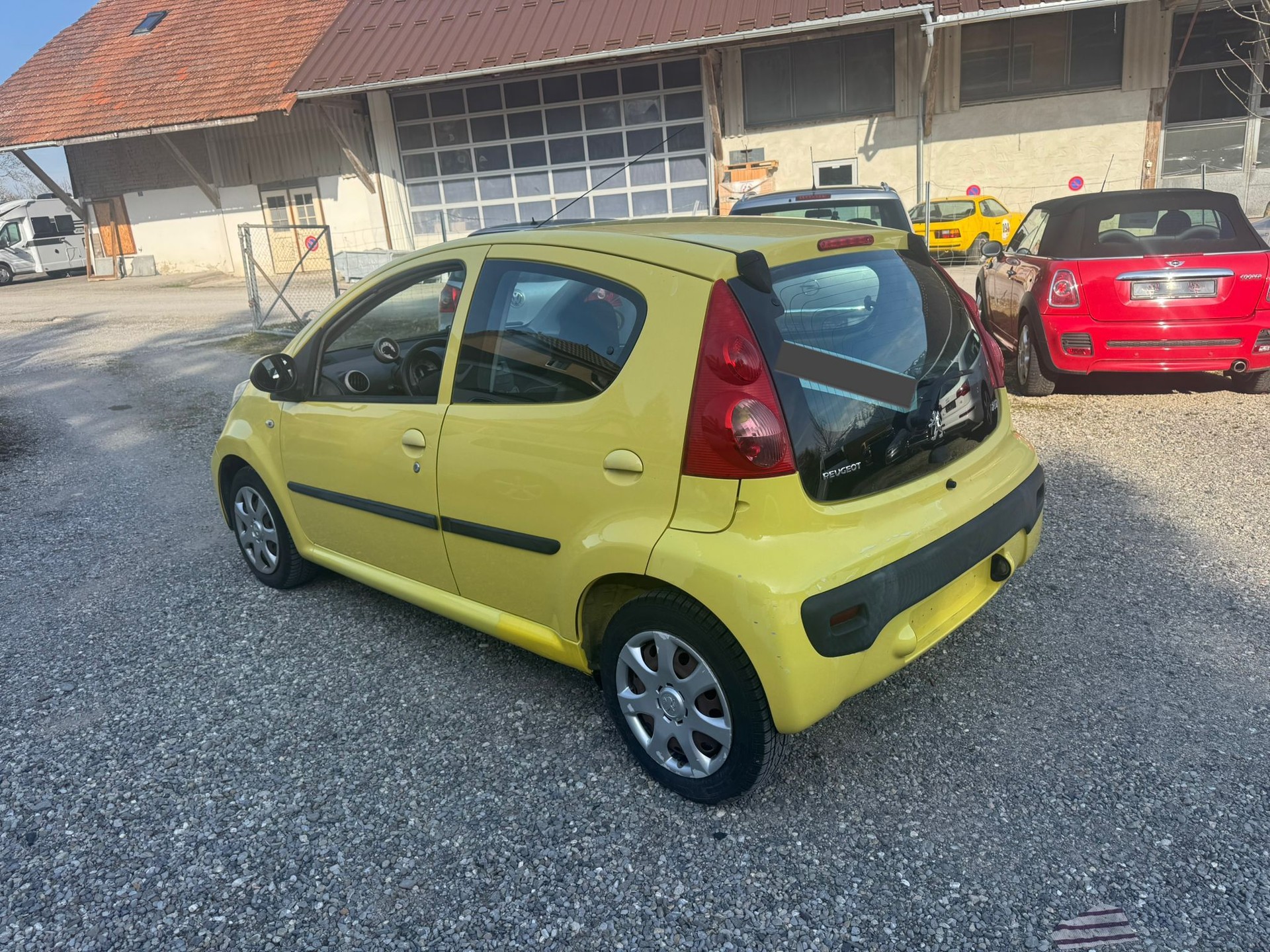 PEUGEOT 107 1.0 Swiss Edition-image-5