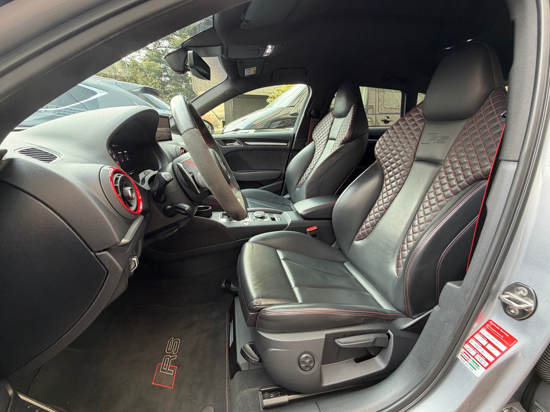 AUDI RS3 Sportback 2.5 TSI quattro S-tronic-image-9