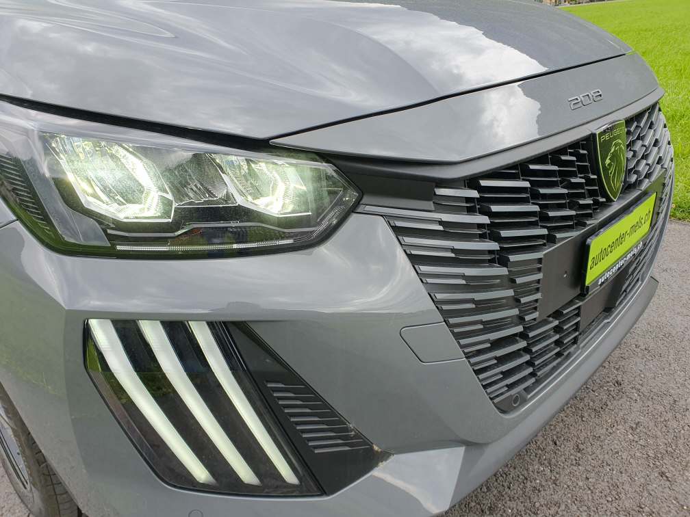 PEUGEOT 208 1.2 Hybrid Allure Premium+-image-1