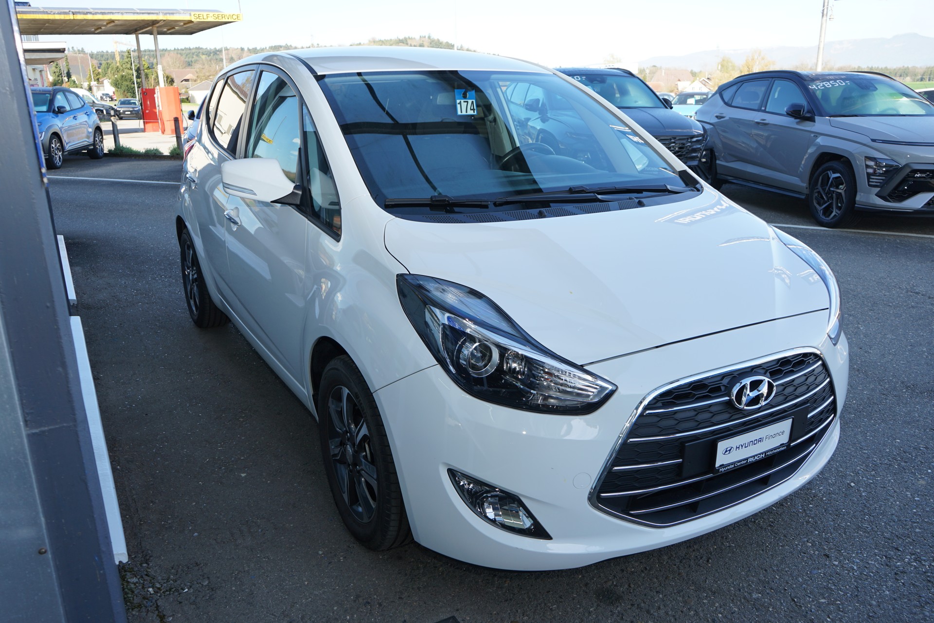 HYUNDAI iX20 1.6 Amplia Automatic-image-1