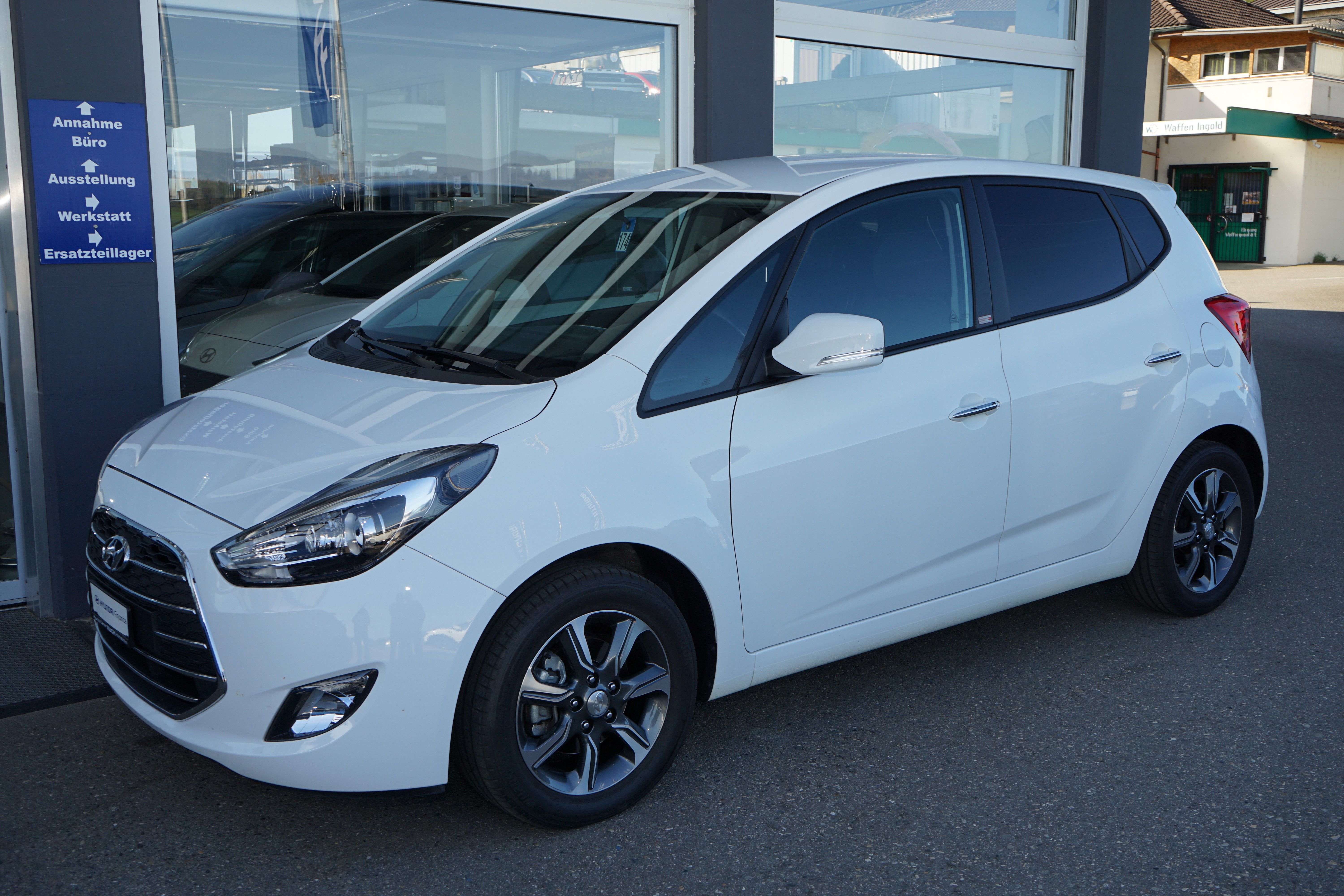 Car photo
