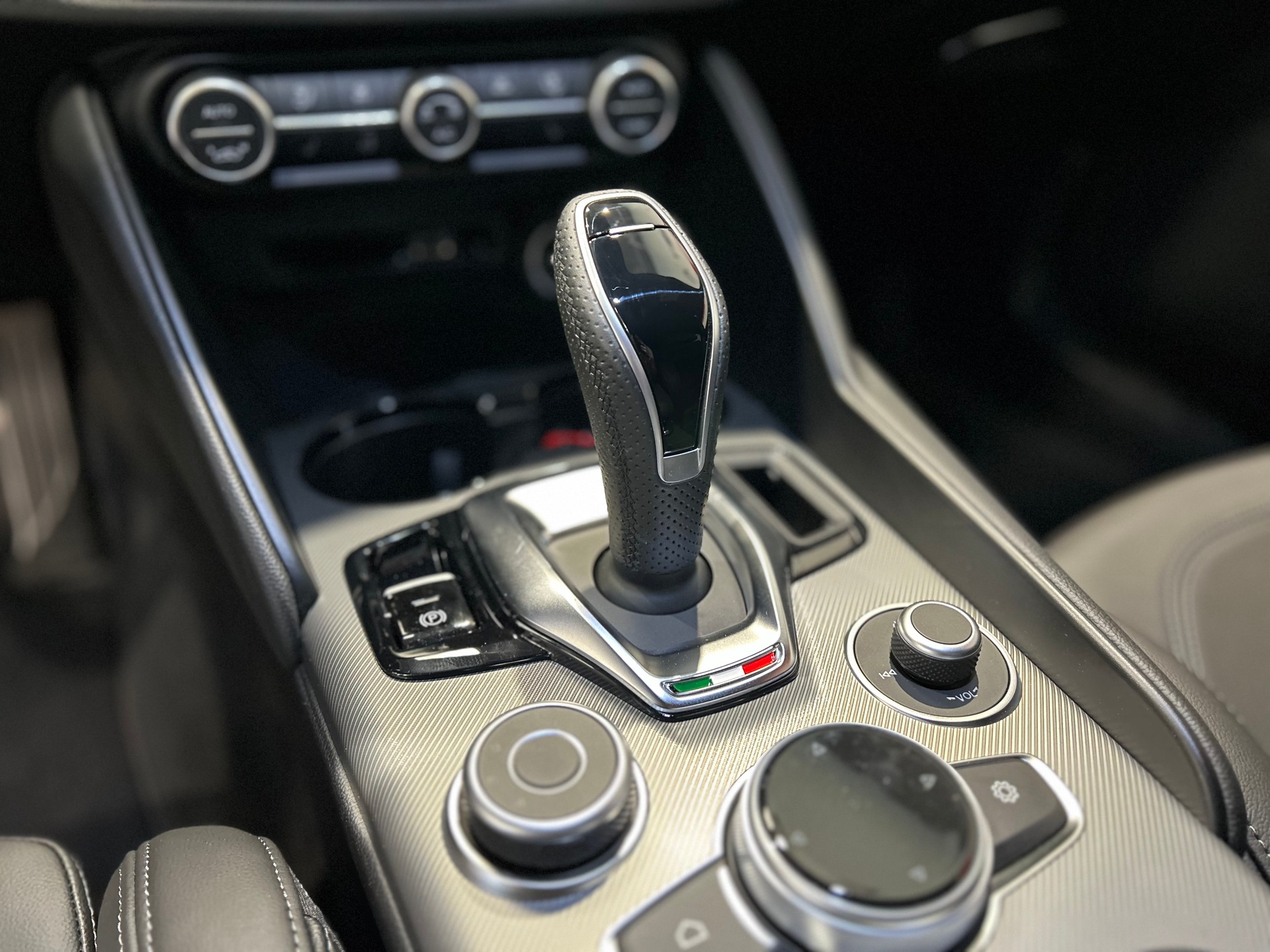 ALFA ROMEO Giulia 2.0 Veloce Q4 AT8-image-12