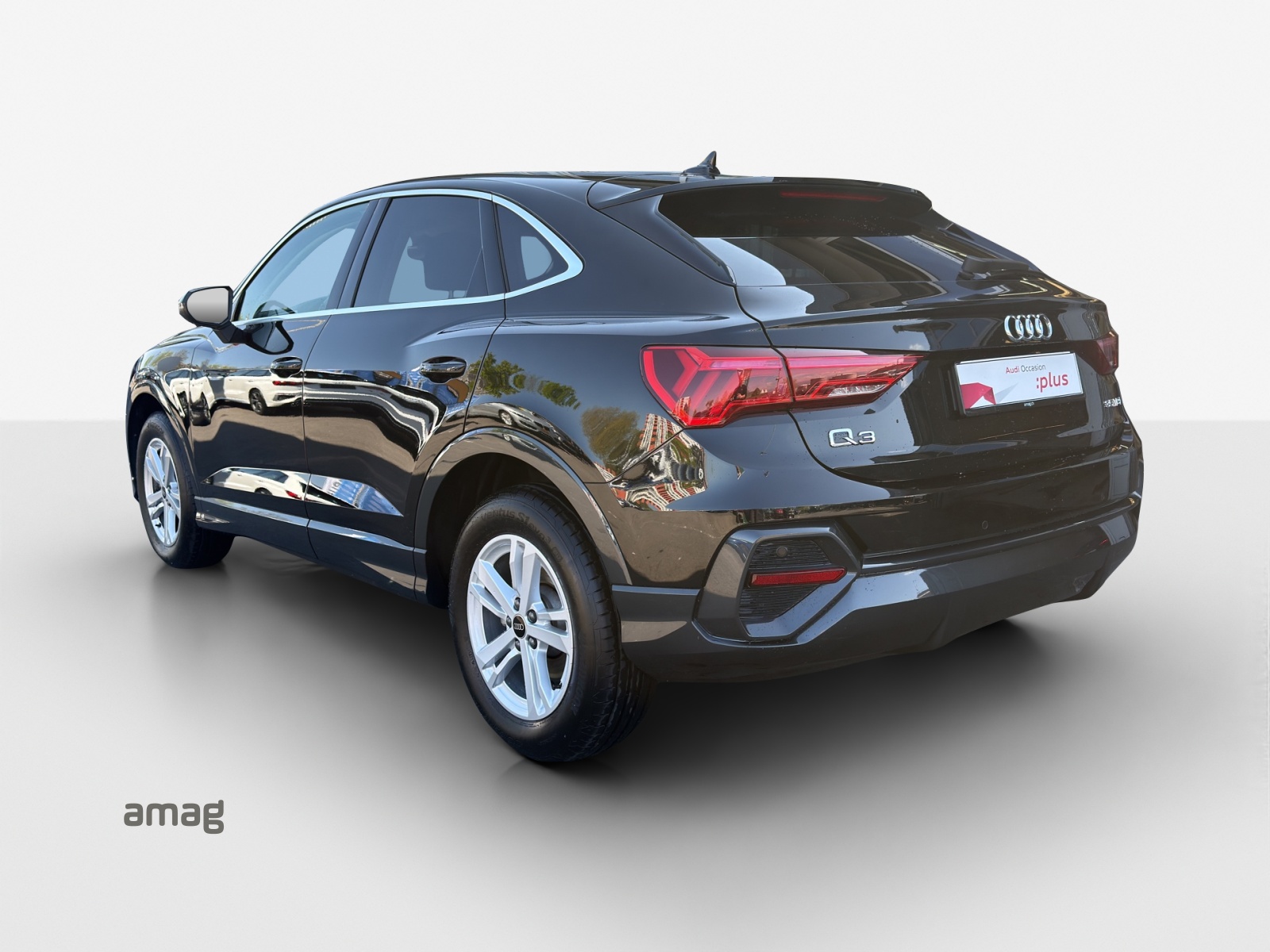 AUDI Q3 Sportback 35 TFSI Attraction S-tronic-image-2