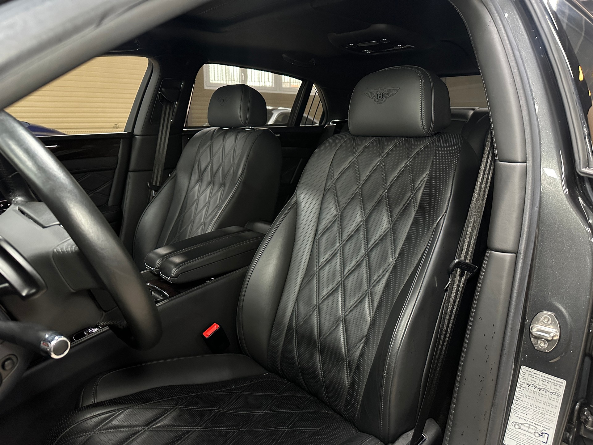 BENTLEY Flying Spur 6.0 V12 CH-Fahrzeug-image-11
