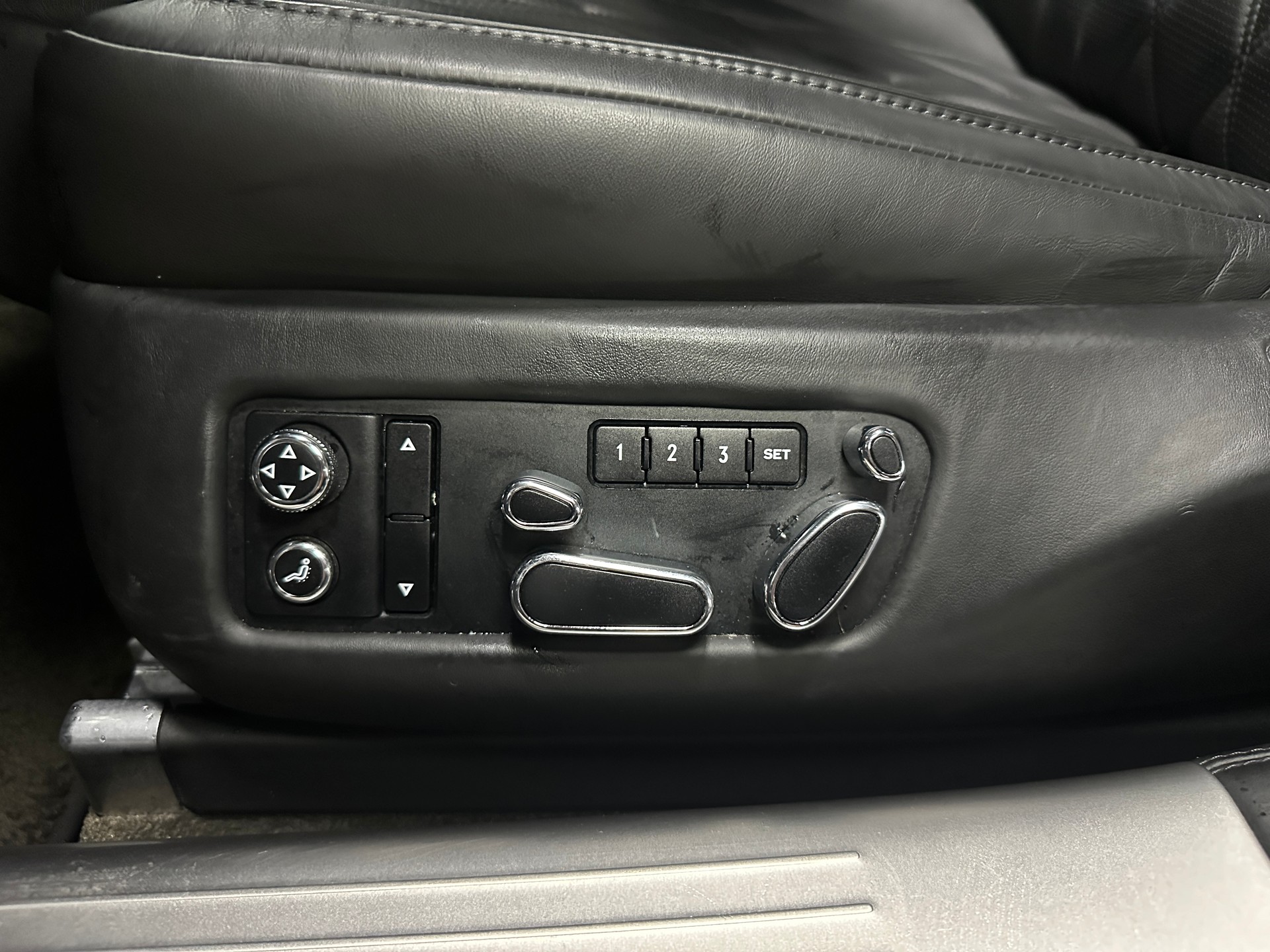 BENTLEY Flying Spur 6.0 V12 CH-Fahrzeug-image-18