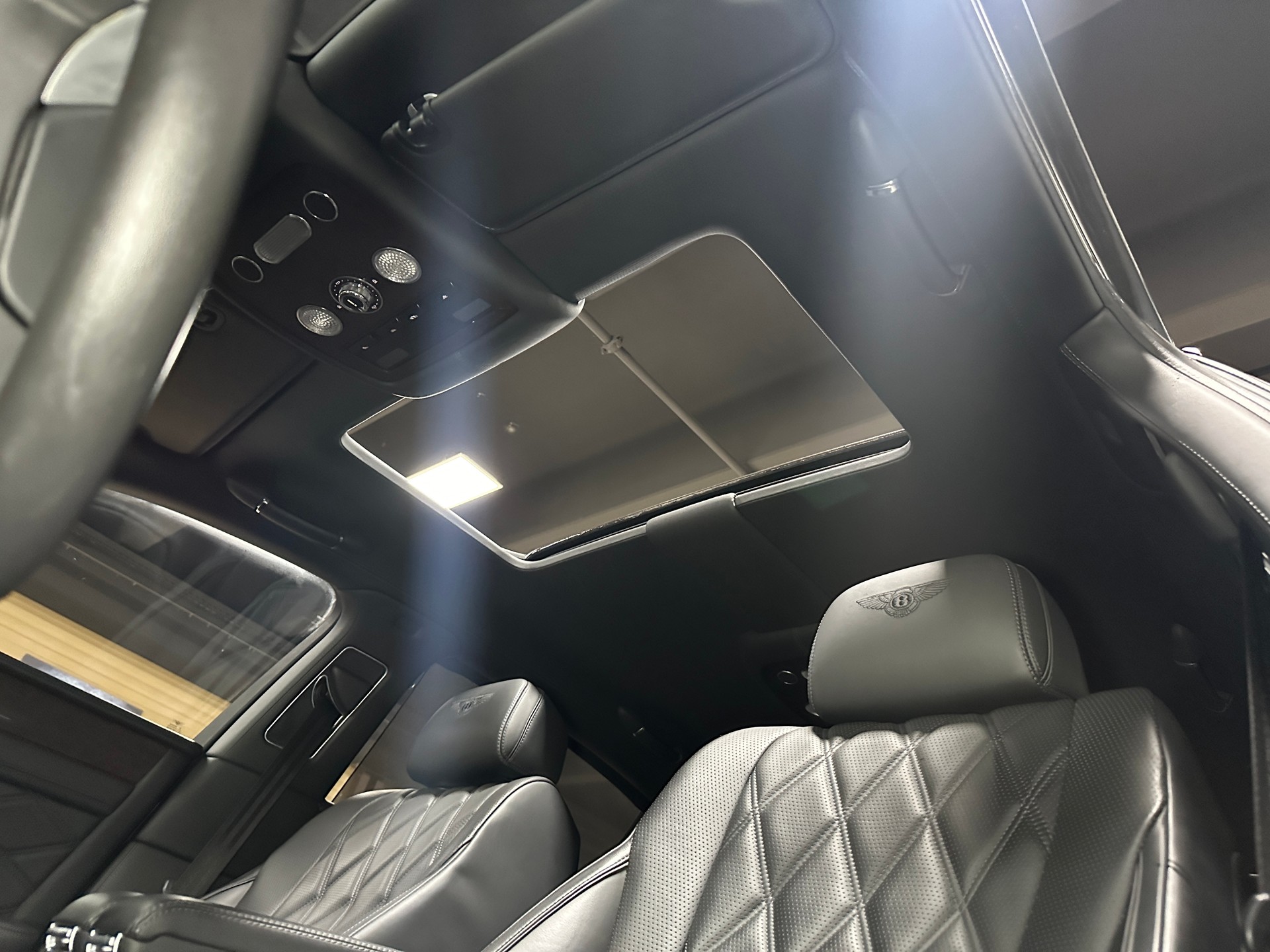 BENTLEY Flying Spur 6.0 V12 CH-Fahrzeug-image-12