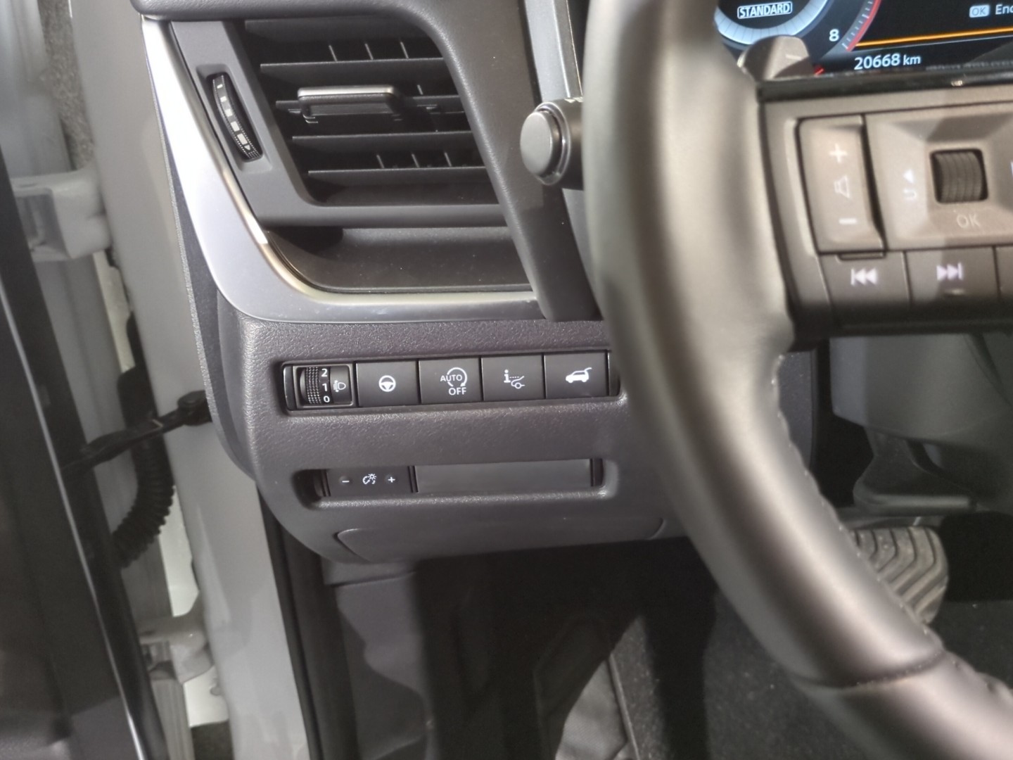 NISSAN Qashqai 1.3 DIG-T MHEV N-Connecta Xtronic-image-18