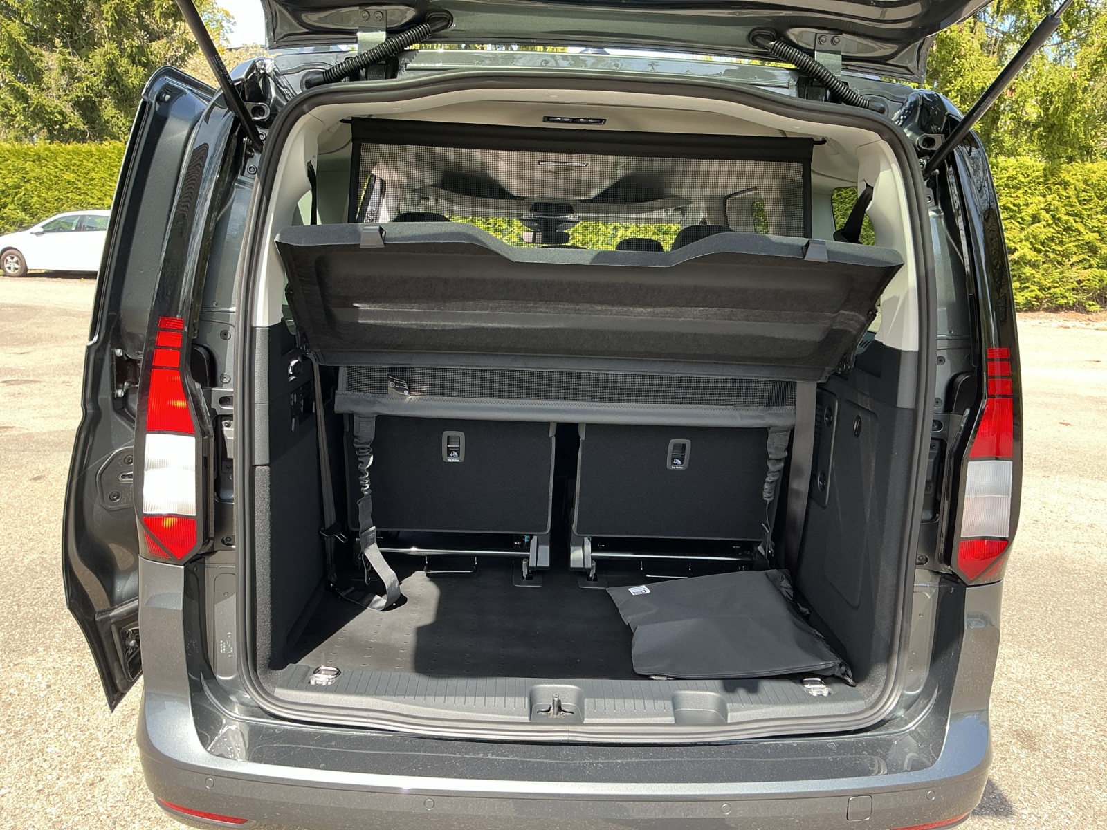 VW Caddy Maxi 1.5 TSI Plug in Hybrid Liberty DSG-image-12