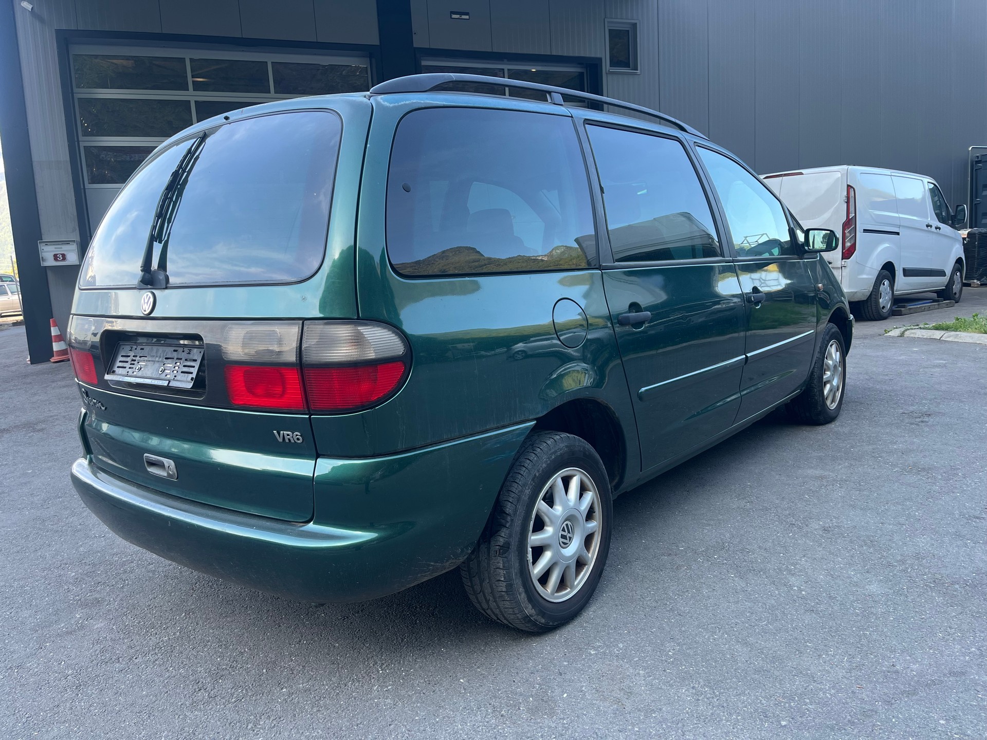 VW Sharan 2.8 VR6 Trendline-image-2