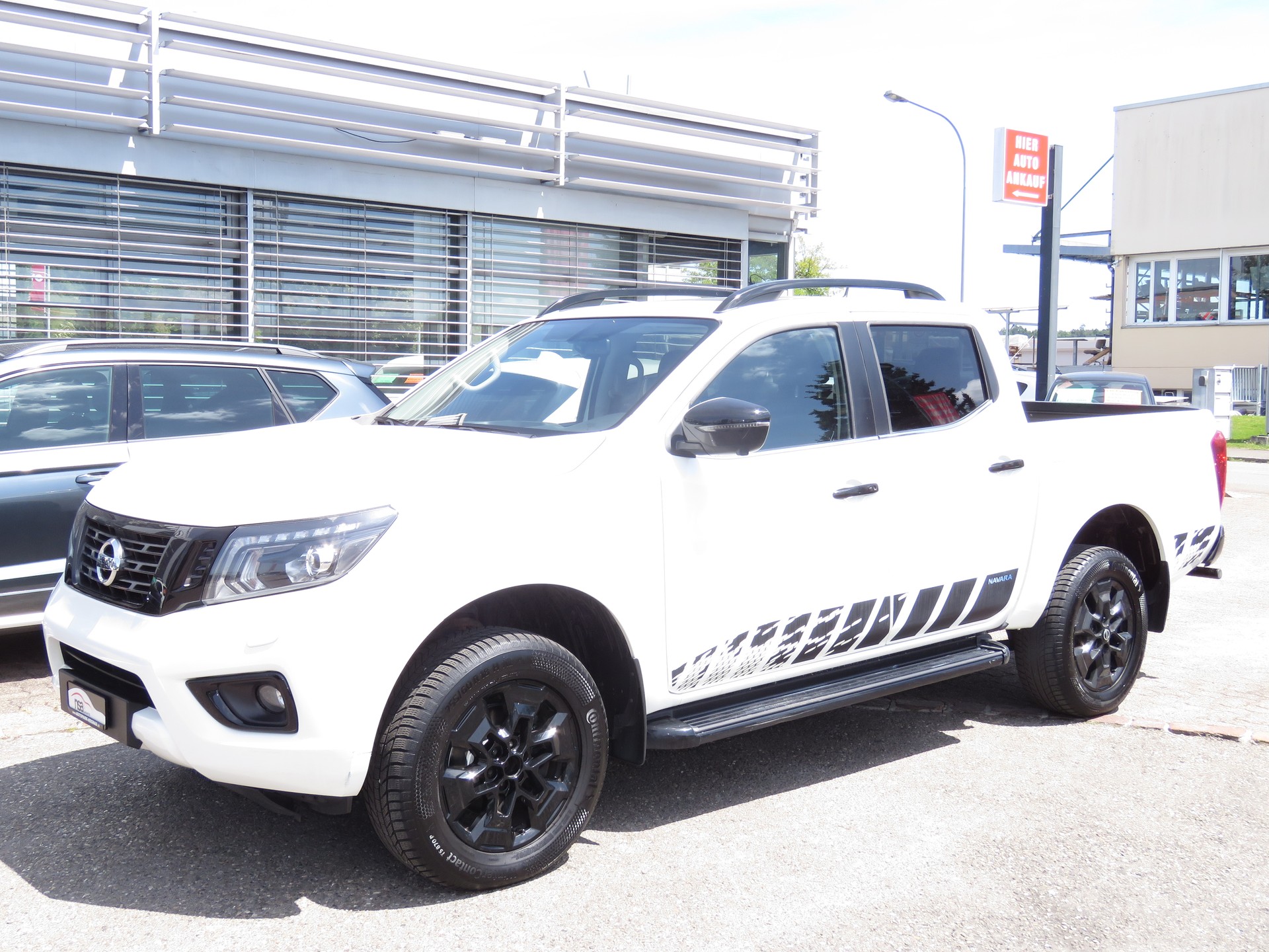 NISSAN Navara Double Cab Tekna 2.3 dCi 4WD-image-0