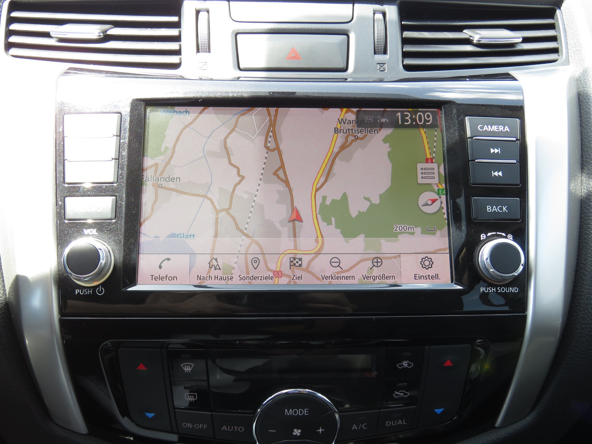 NISSAN Navara Double Cab Tekna 2.3 dCi 4WD-image-18