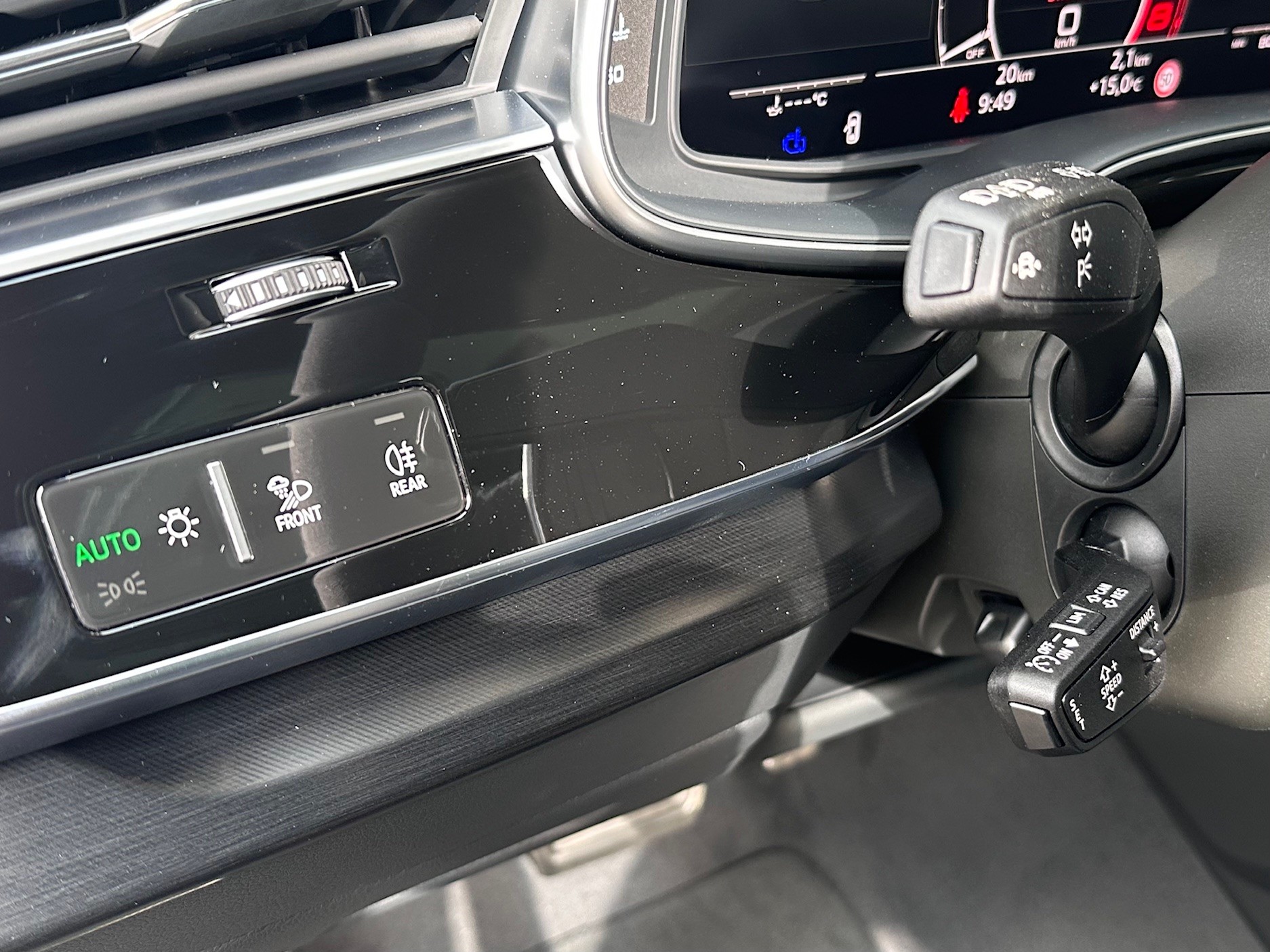 AUDI RSQ8 performance quattro-image-11