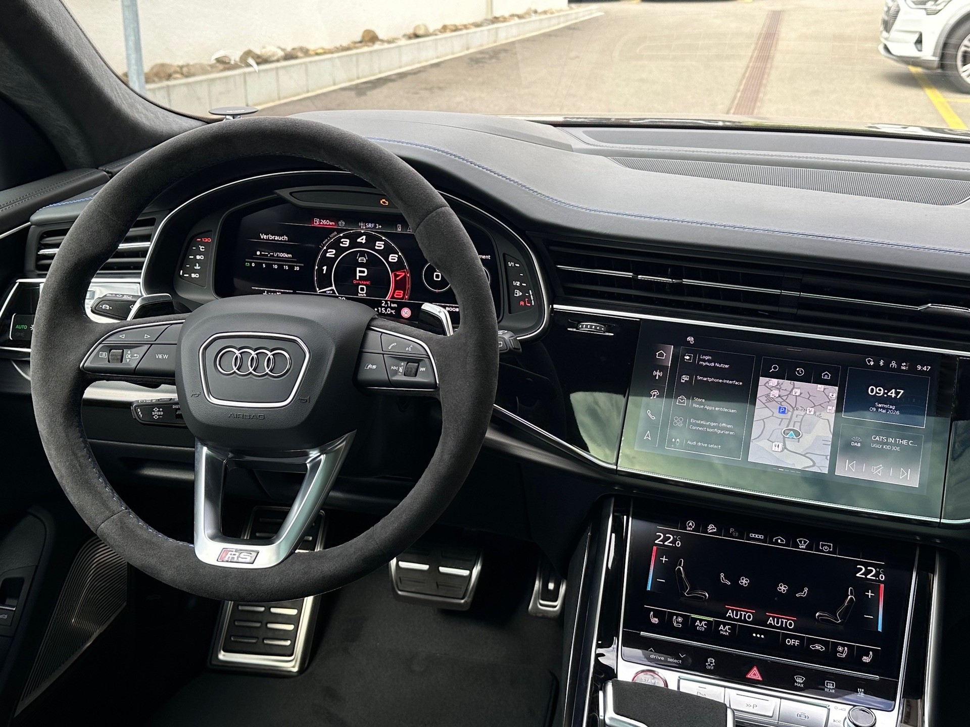 AUDI RSQ8 performance quattro-image-4