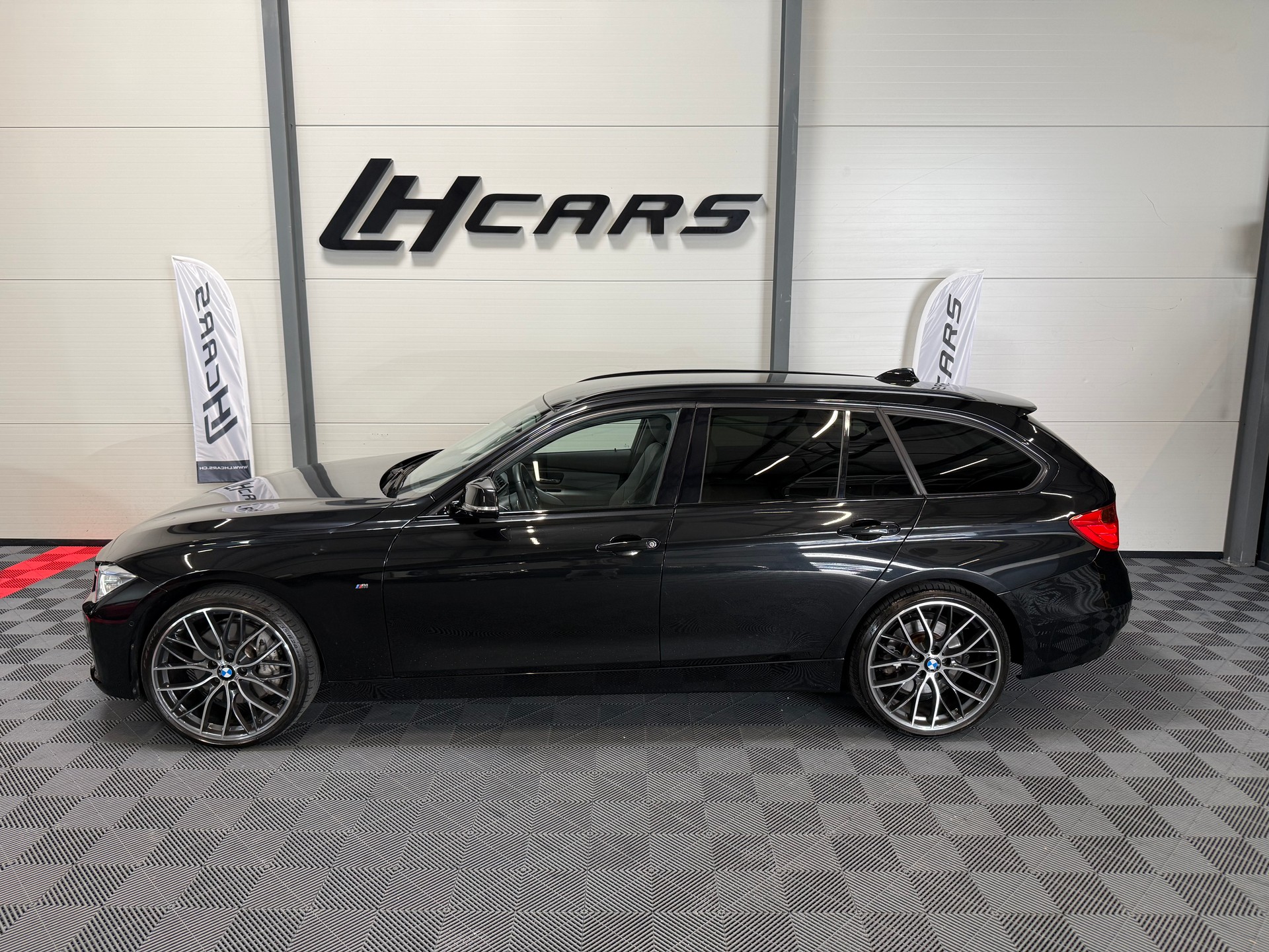 BMW 335i xDrive SAG Performance Power & Sound-image-1