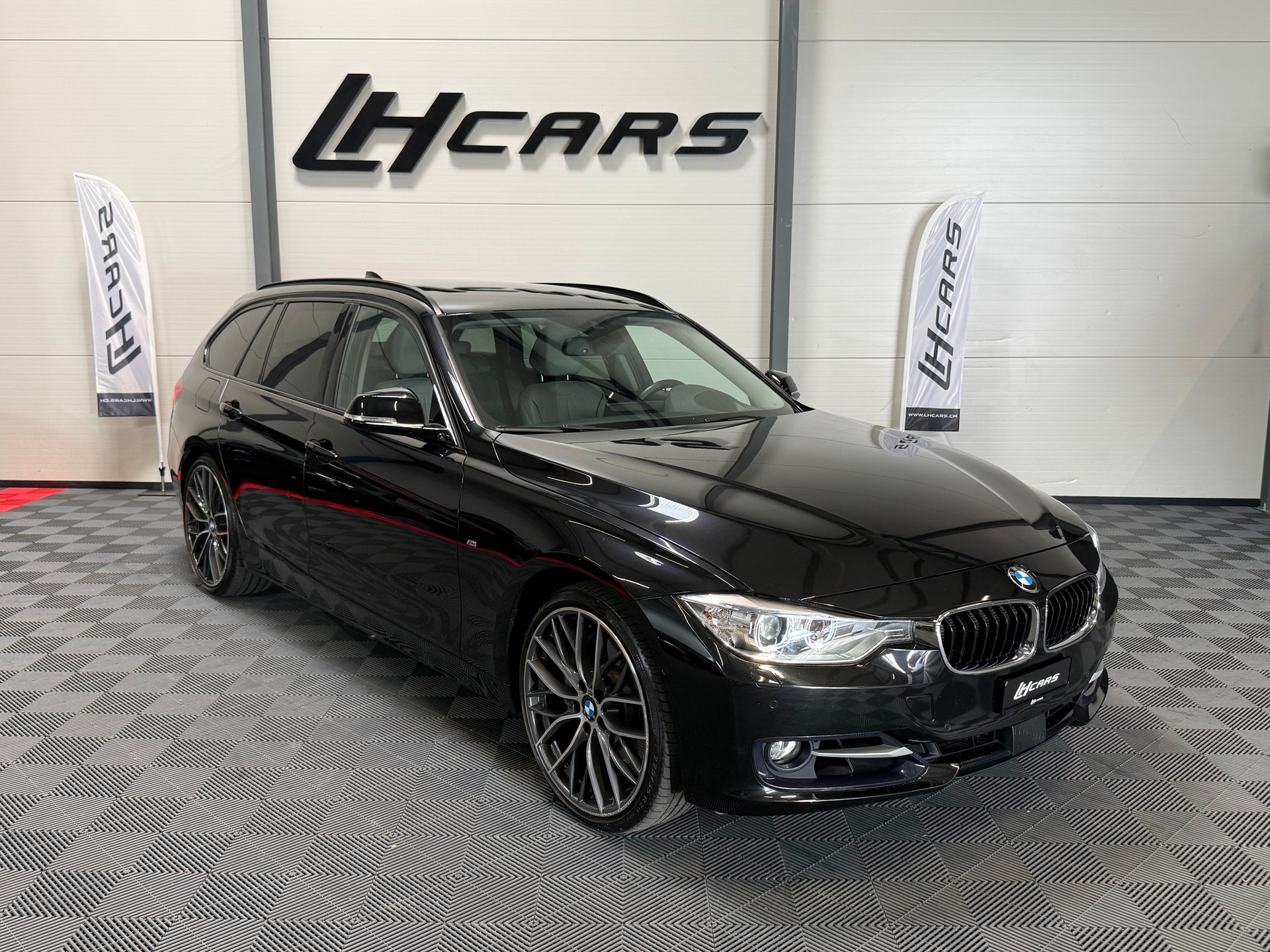 BMW 335i xDrive SAG Performance Power & Sound-image-5