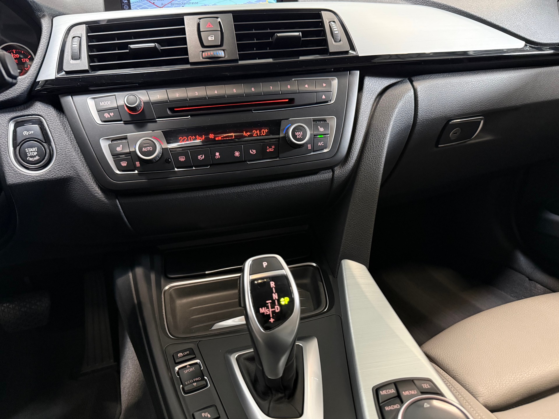 BMW 335i xDrive SAG Performance Power & Sound-image-11