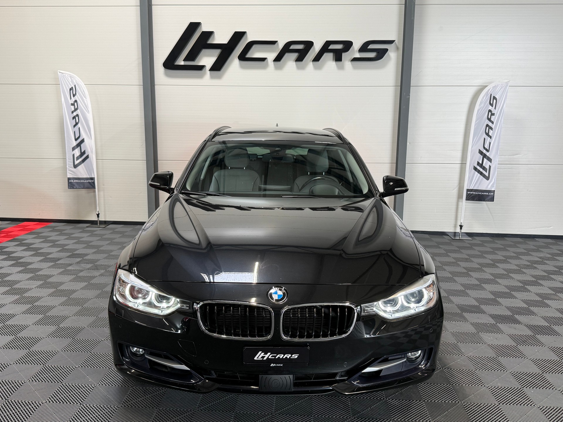 BMW 335i xDrive SAG Performance Power & Sound-image-6