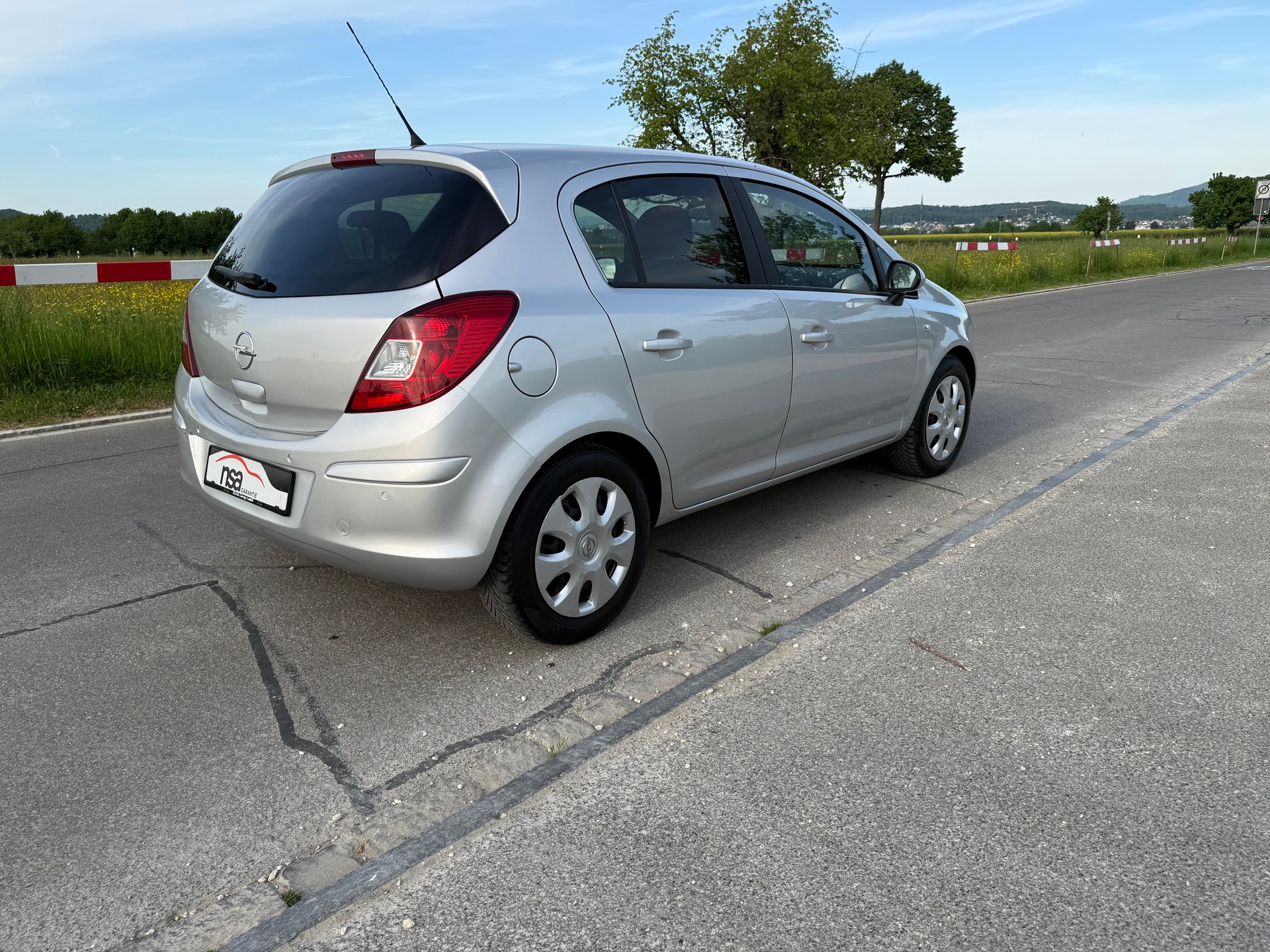 OPEL Corsa 1.4 TP Anniversary Automatic-image-5