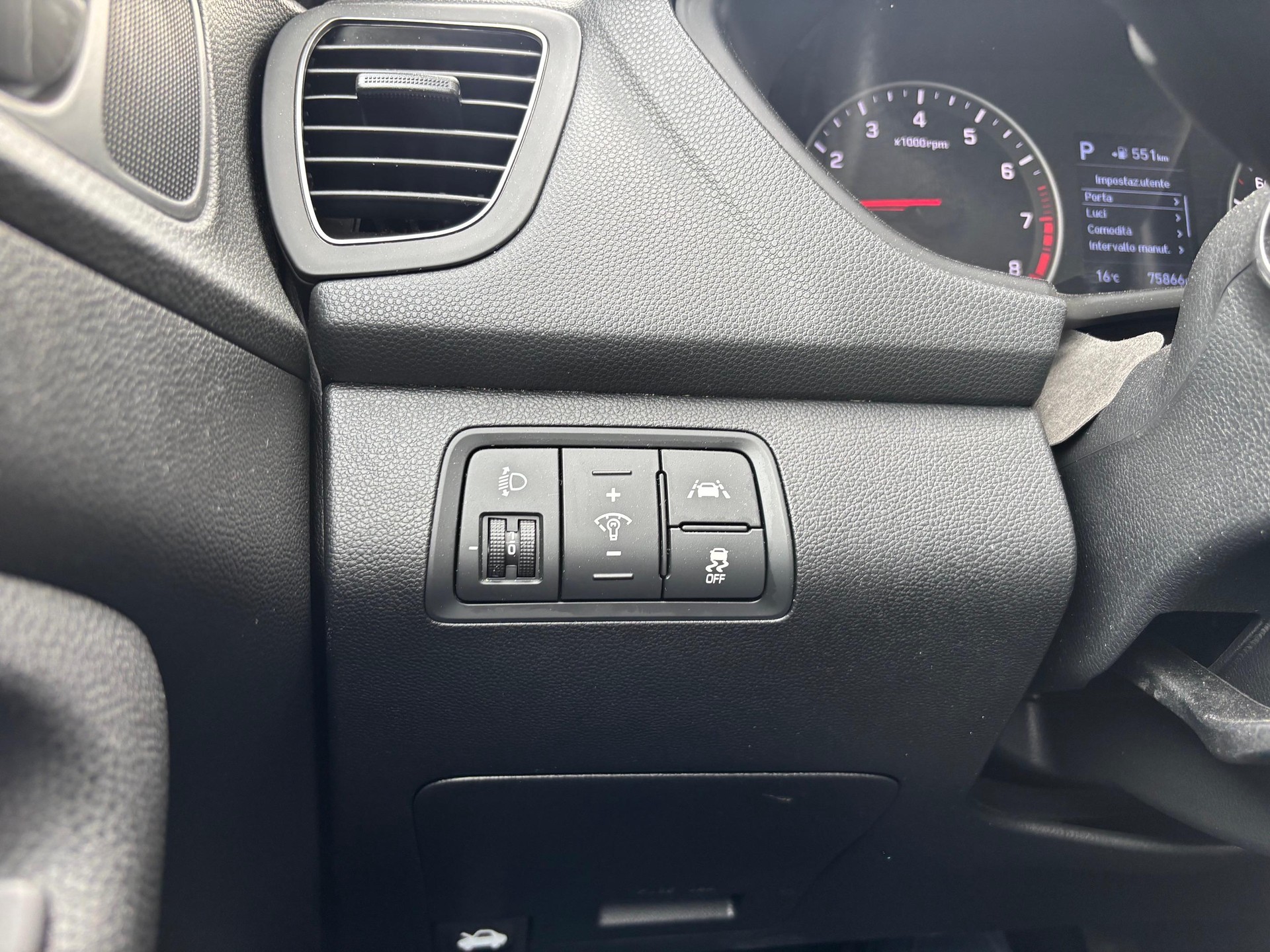 HYUNDAI i20 1.0 T-GDi 120 Amplia-image-11