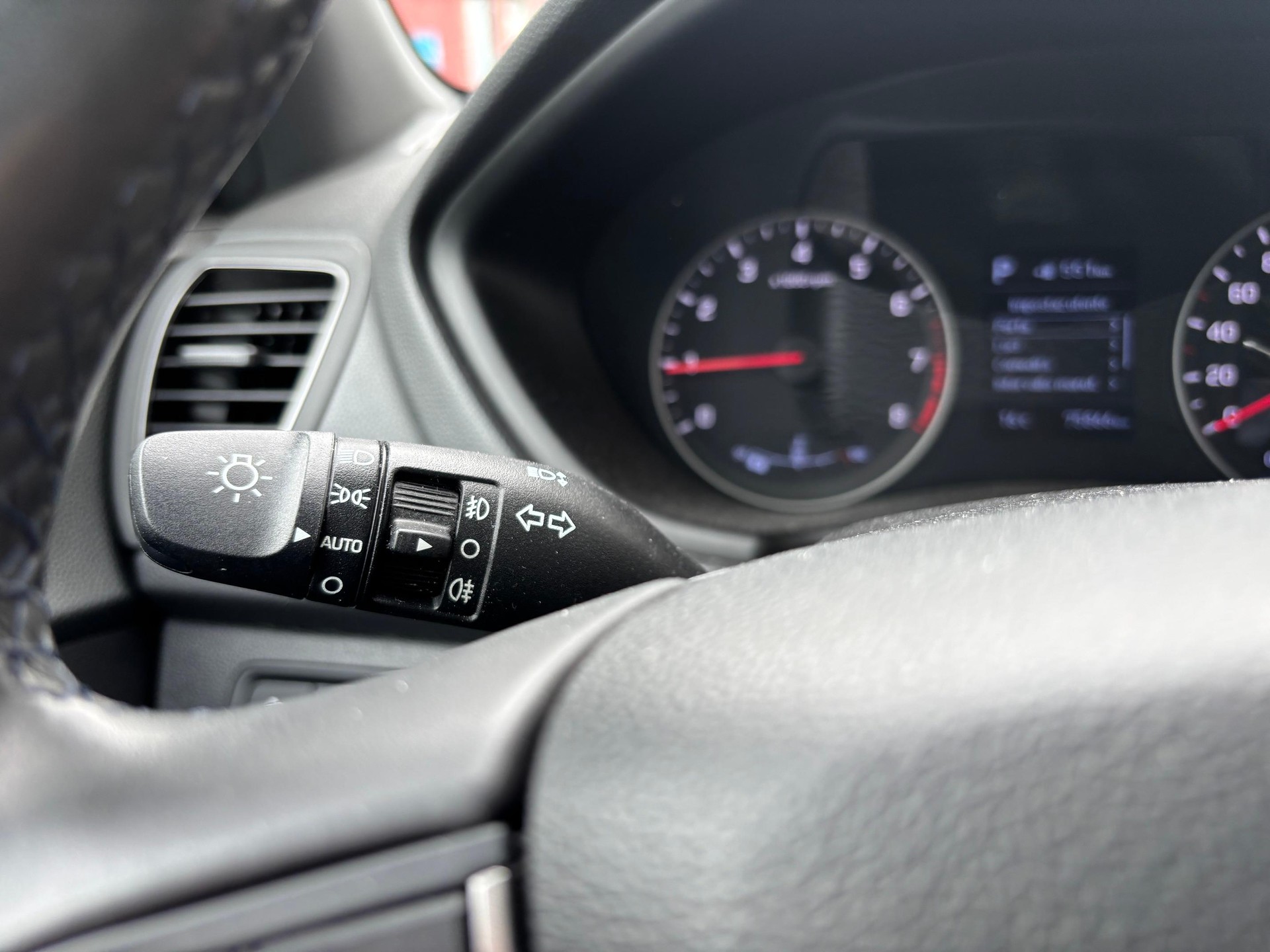 HYUNDAI i20 1.0 T-GDi 120 Amplia-image-12