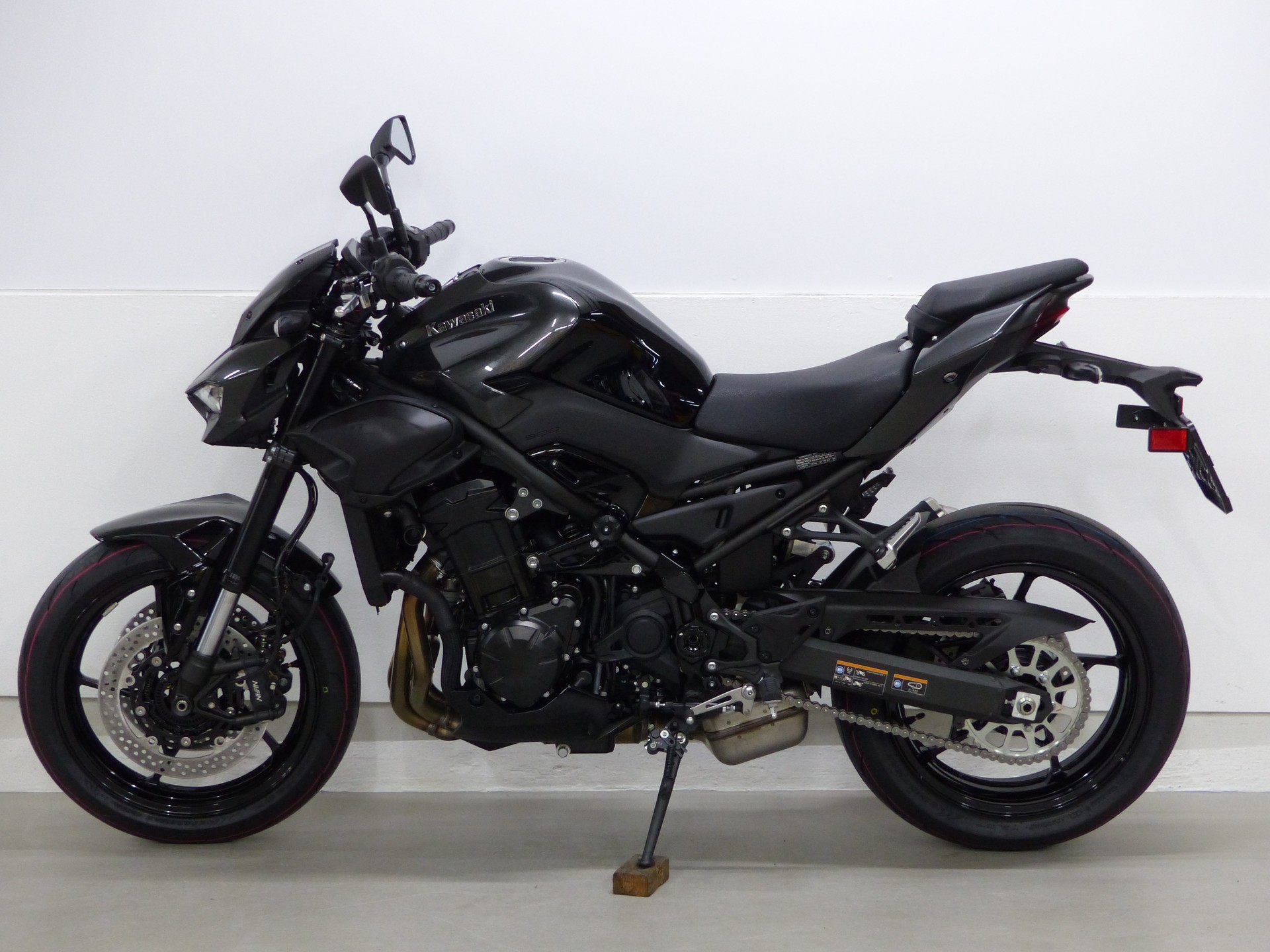 KAWASAKI Z 900 ABS MY26-showroom-element-2