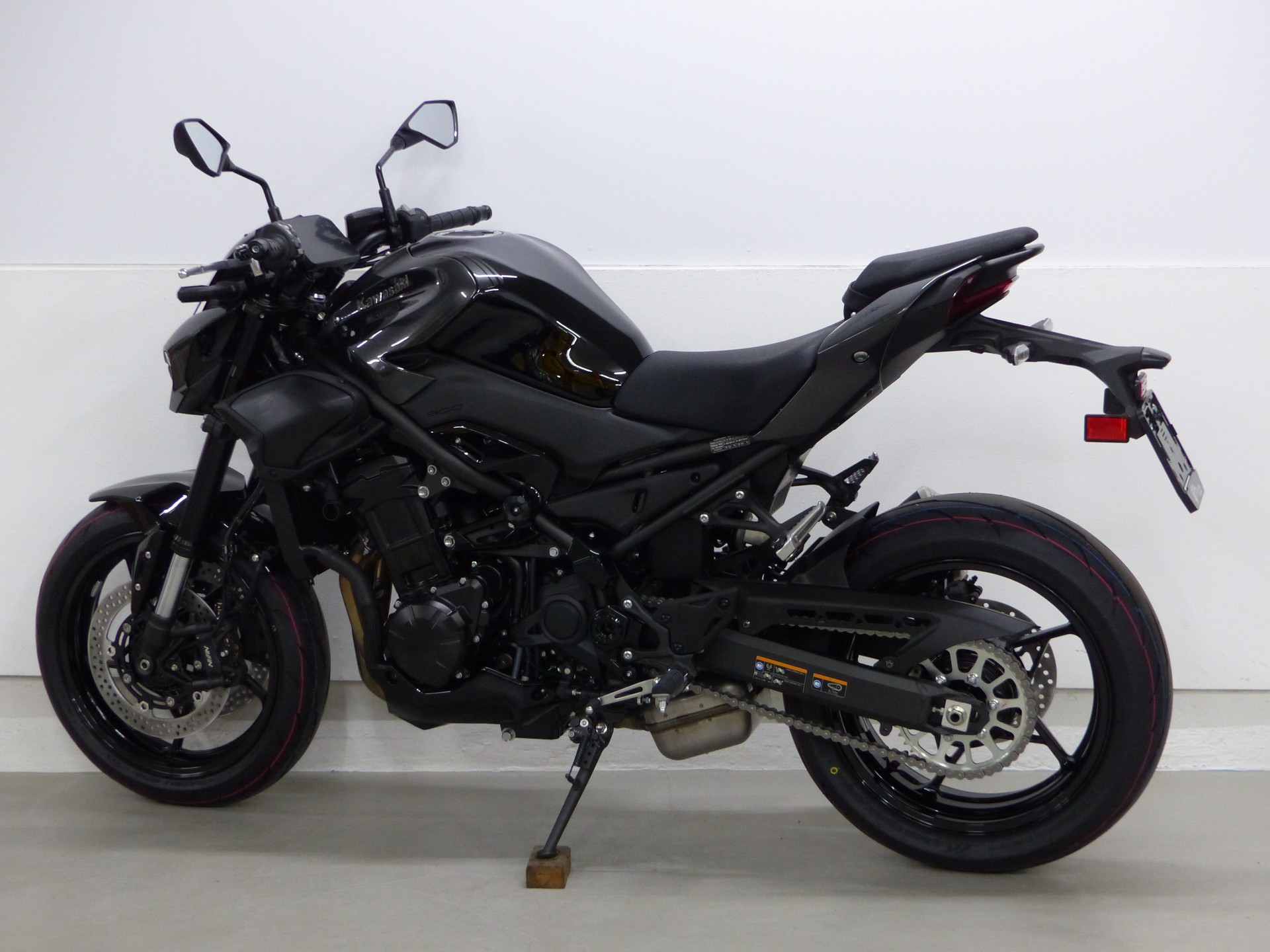 KAWASAKI Z 900 ABS MY26-showroom-element-3
