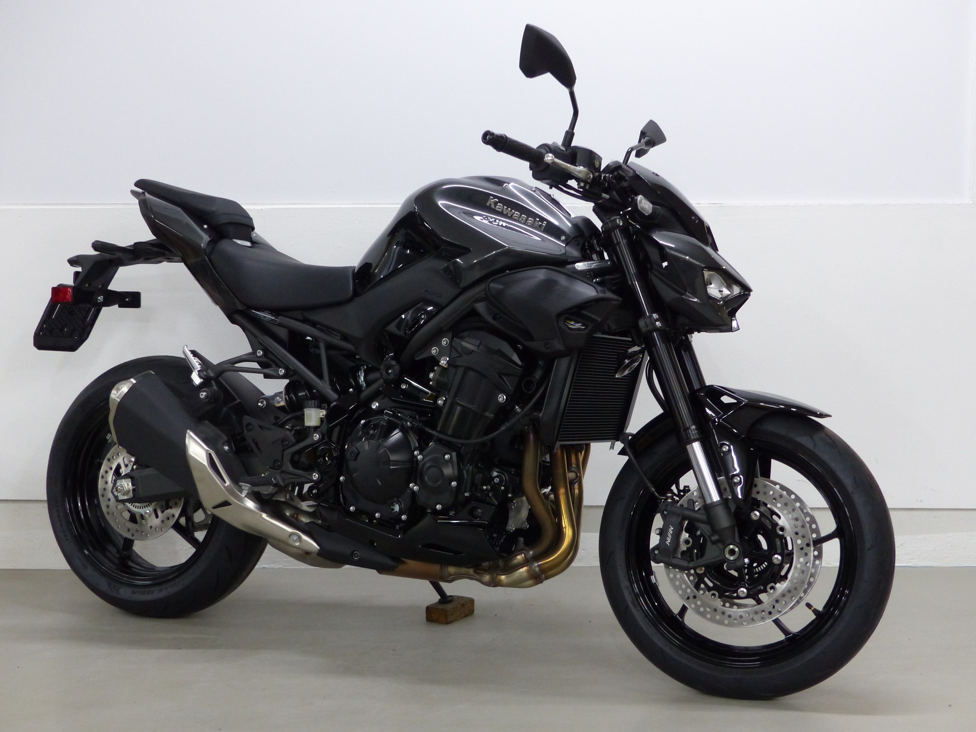 KAWASAKI Z 900 ABS MY26-showroom-element-1