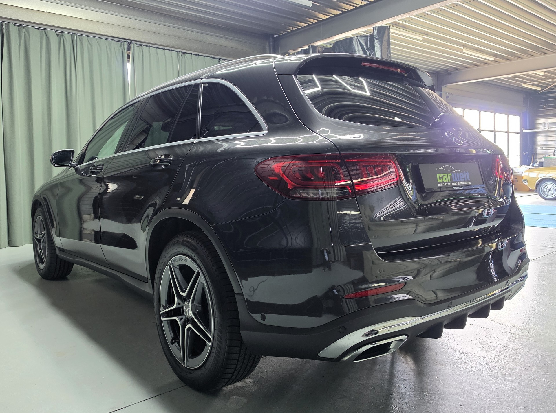 MERCEDES-BENZ GLC 220 d AMG Line 4m-image-8
