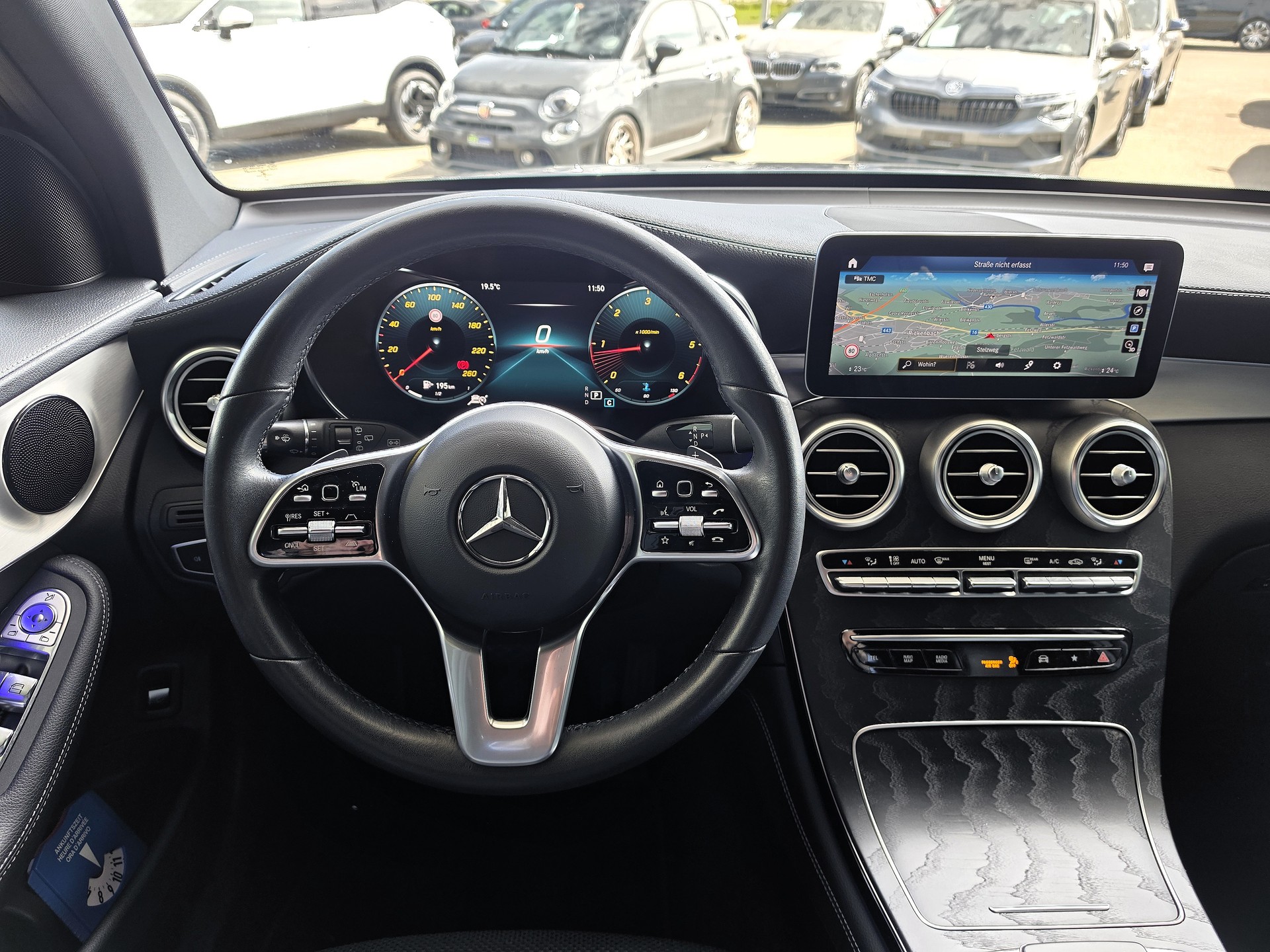 MERCEDES-BENZ GLC 220 d AMG Line 4m-image-11