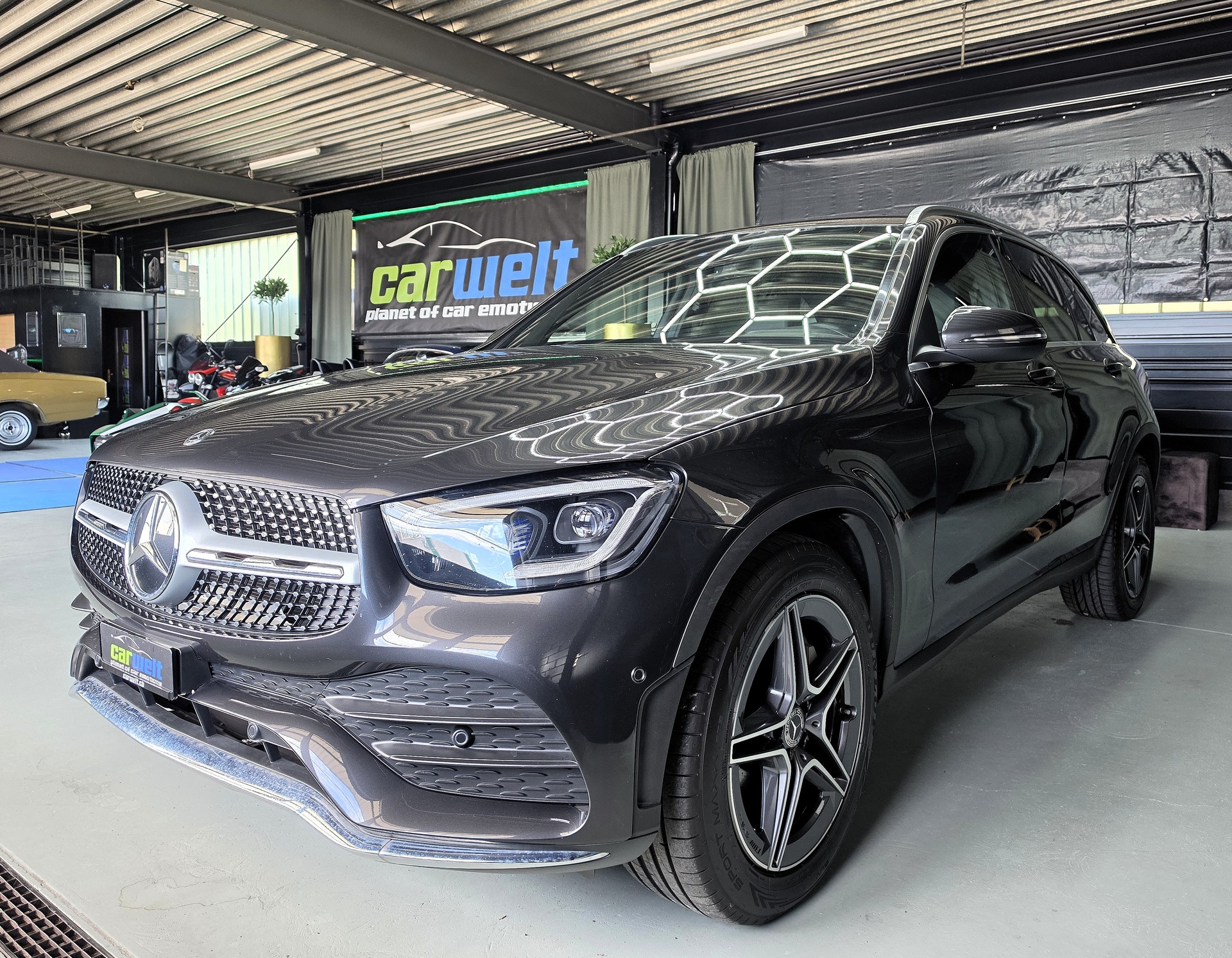 MERCEDES-BENZ GLC 220 d AMG Line 4m-image-7