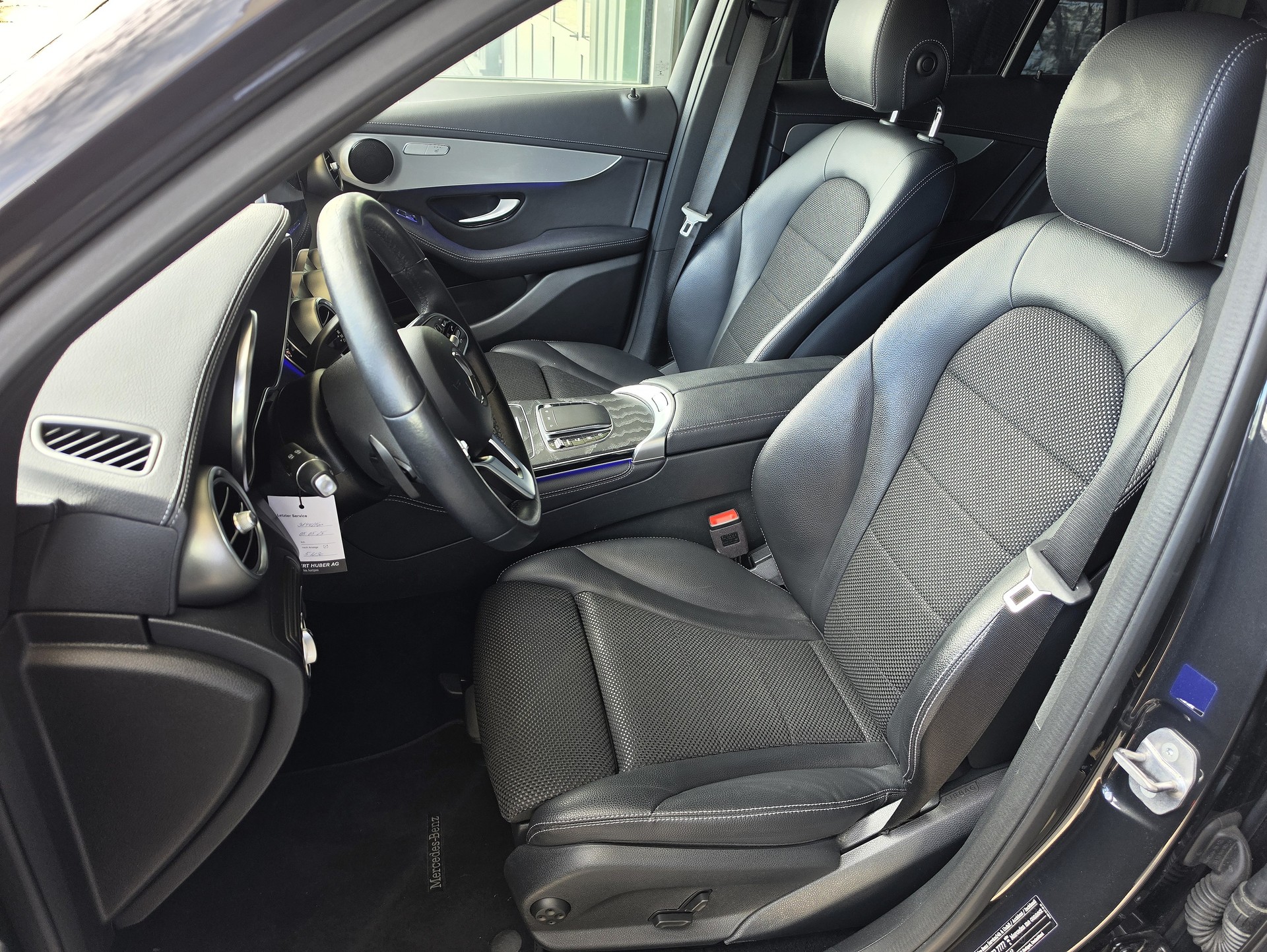 MERCEDES-BENZ GLC 220 d AMG Line 4m-image-10