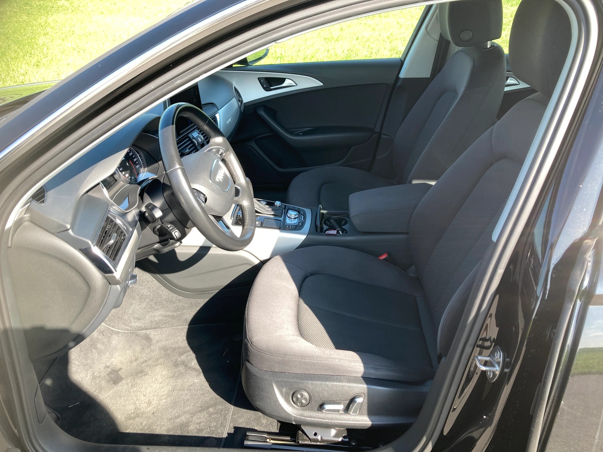 AUDI A6 Avant 3.0 TDI V6 Attraction quattro S-tronic-image-8