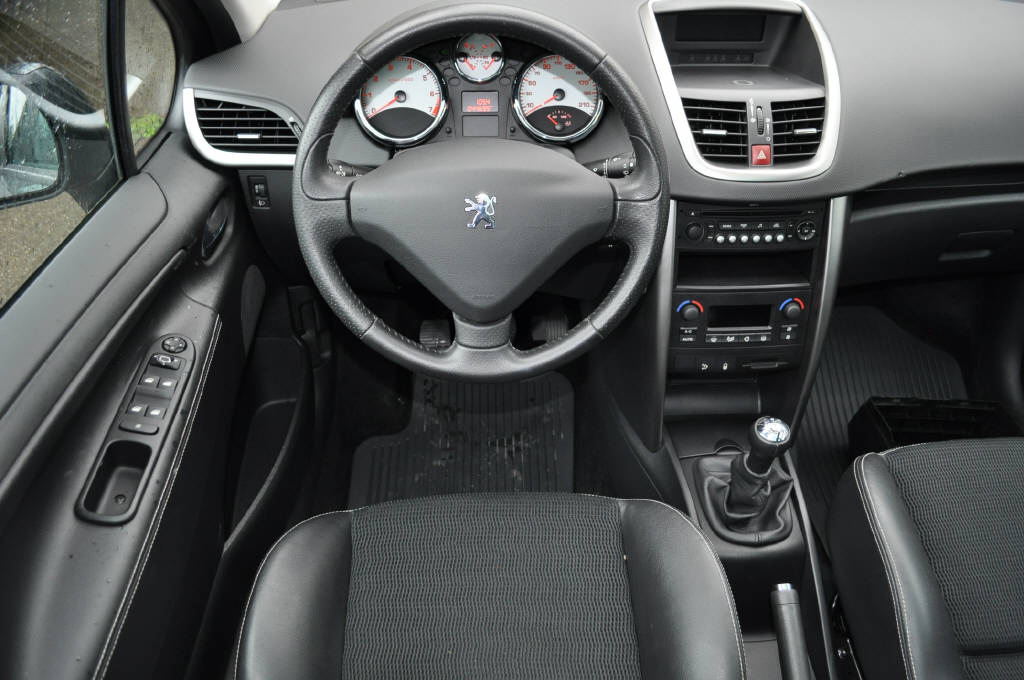 PEUGEOT 207 SW 1.6 16V Outdoor-image-3
