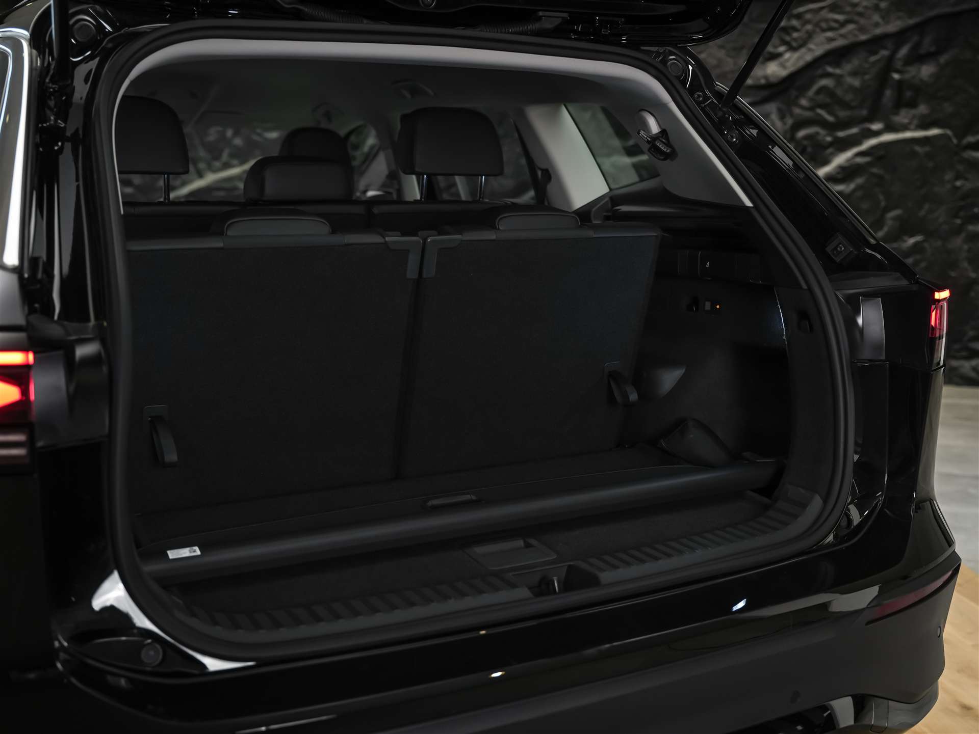 VW Tayron 2.0 TDI SCR Elegance DSG 4motion *7 Sitze*360° Kamera*AHK*Assistenzpaket*-image-36