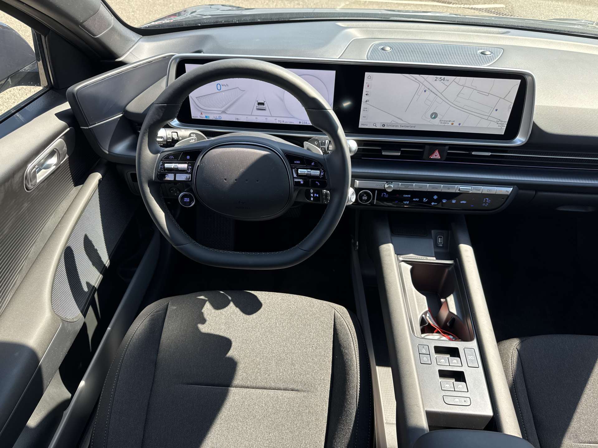 HYUNDAI Ioniq 6 77kWh Plus Line 325PS 4WD Automat-image-4