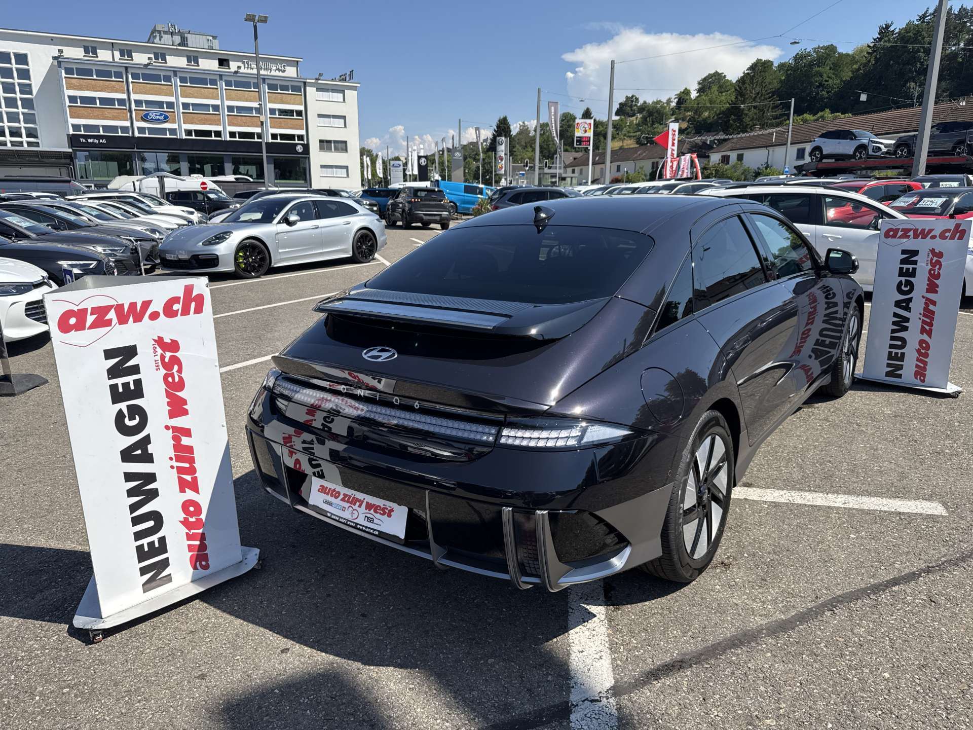 HYUNDAI Ioniq 6 77kWh Plus Line 325PS 4WD Automat-image-2