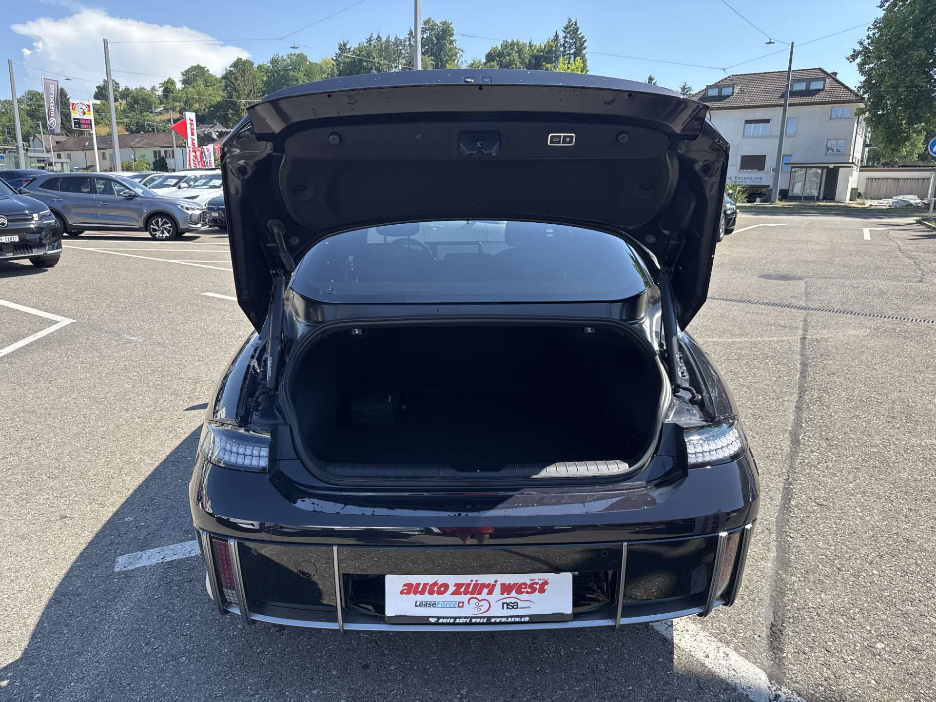 HYUNDAI Ioniq 6 77kWh Plus Line 325PS 4WD Automat-image-7