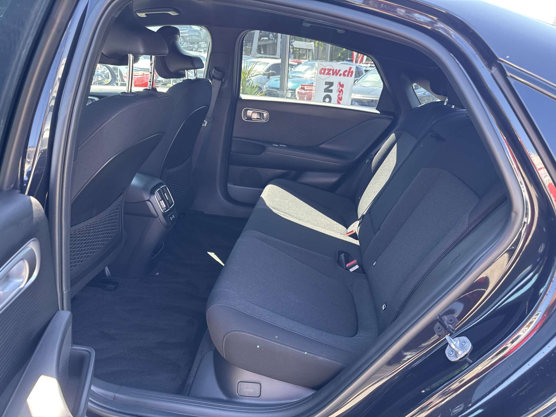HYUNDAI Ioniq 6 77kWh Plus Line 325PS 4WD Automat-image-6