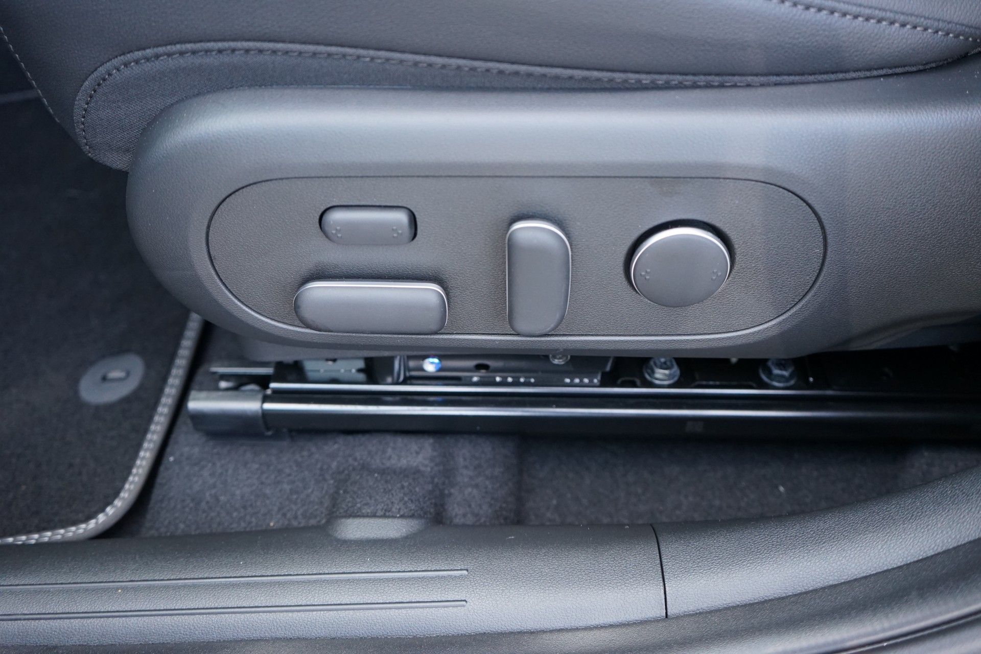 HYUNDAI Kona EV 65.4 kWh Vertex-image-11