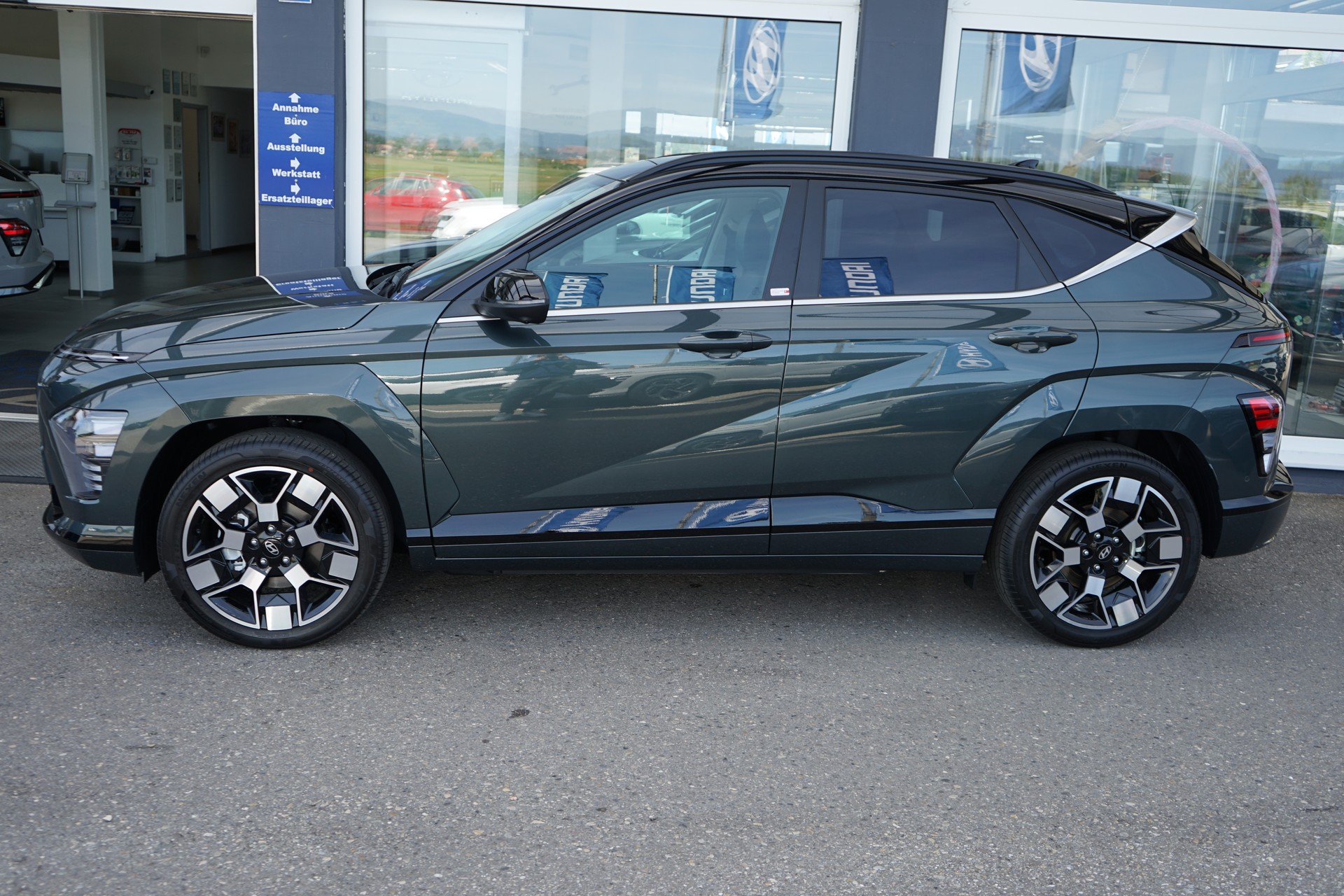 HYUNDAI Kona EV 65.4 kWh Vertex-image-4