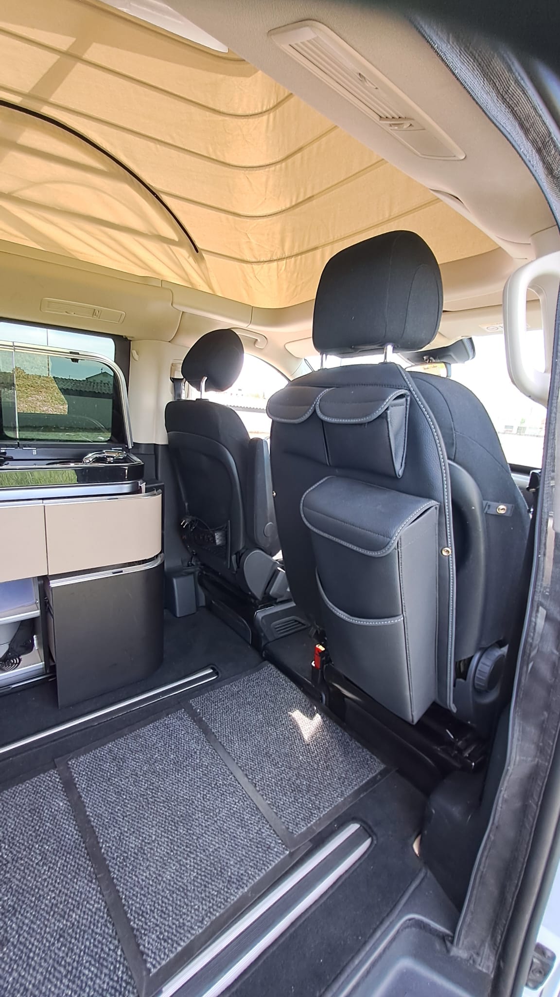 MERCEDES-BENZ 250 d 4matic-image-3