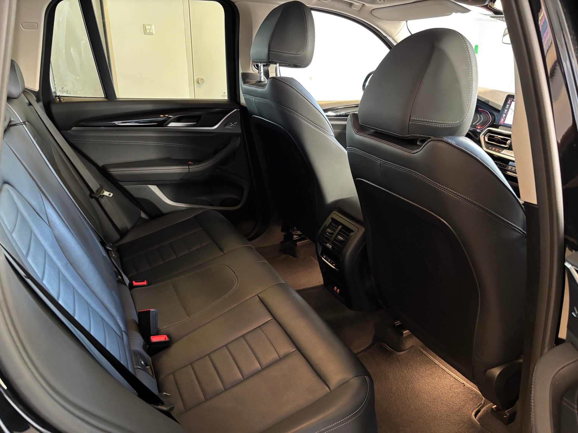 BMW X3 xDrive 20i-image-11