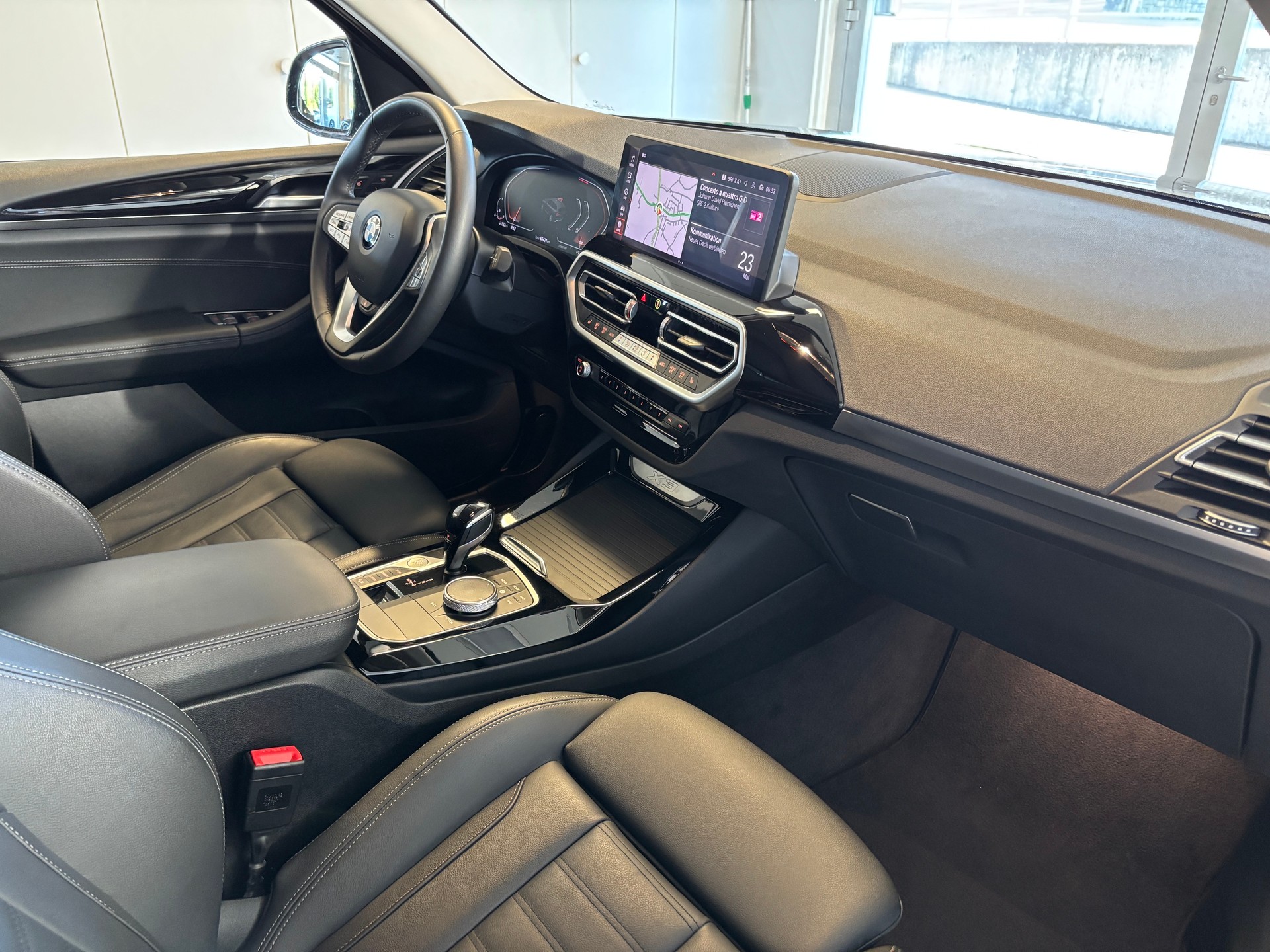BMW X3 xDrive 20i-image-7
