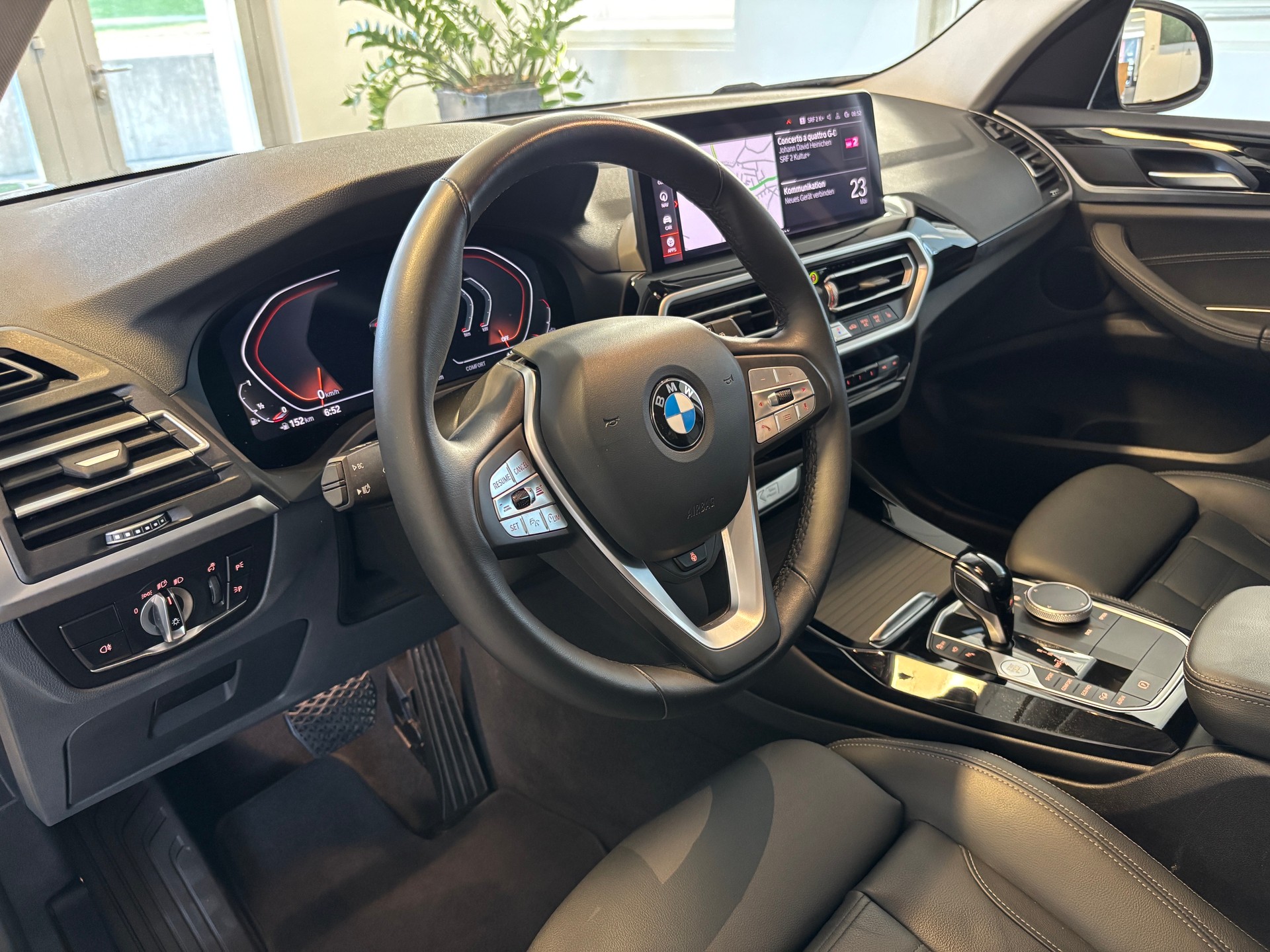 BMW X3 xDrive 20i-image-5