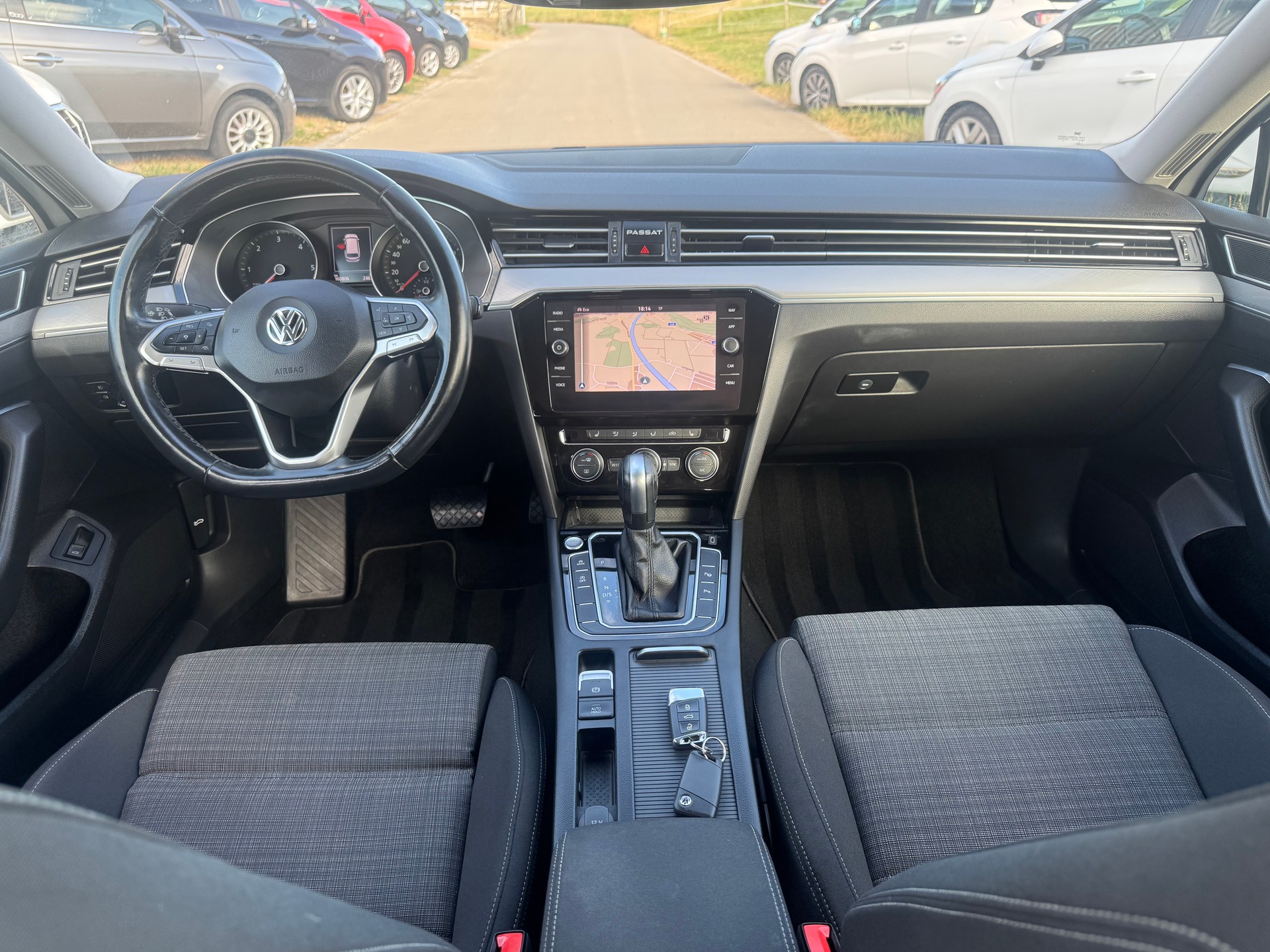 VW Passat Variant 1.6 TDI Business DSG-image-7