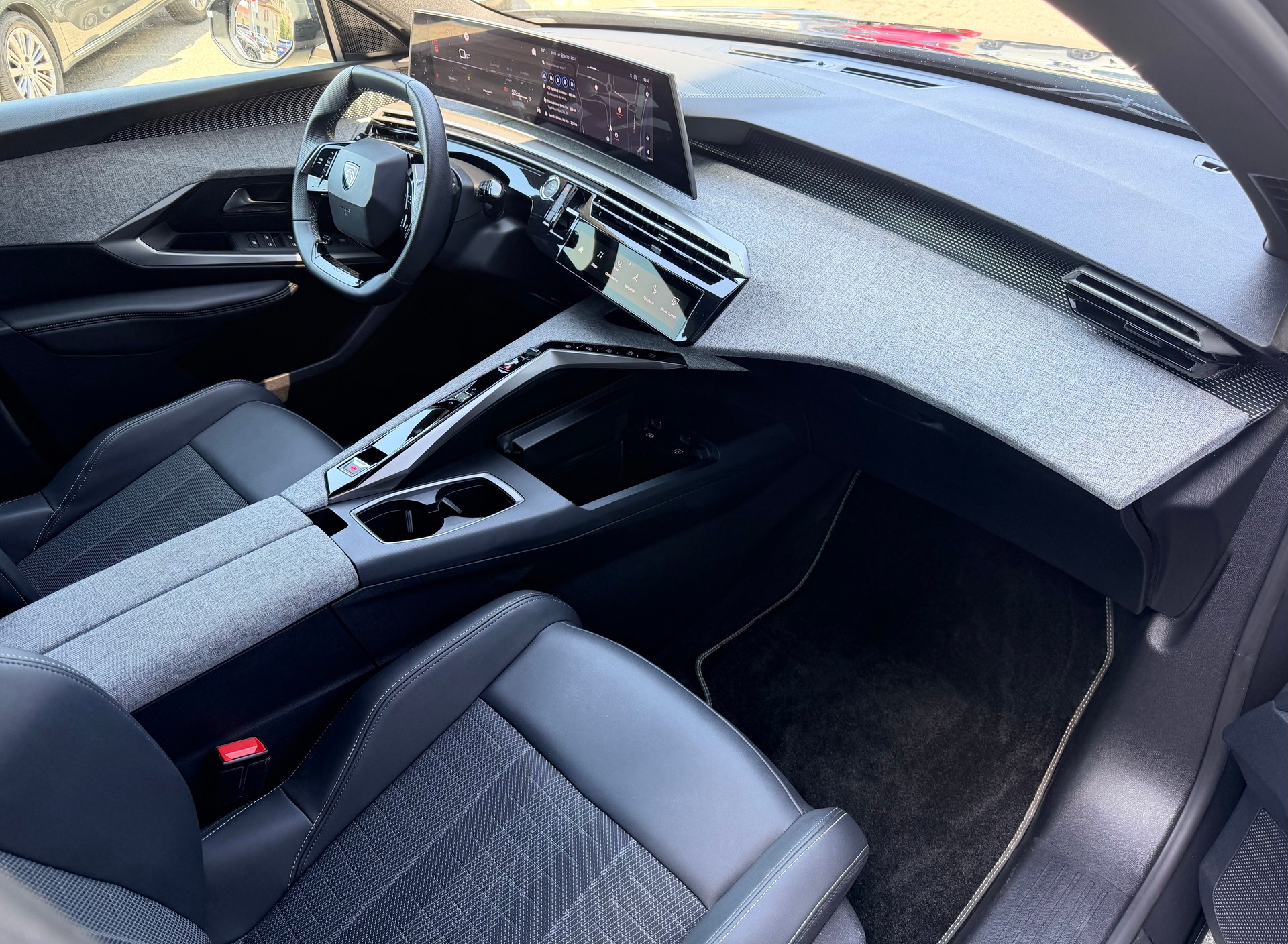 PEUGEOT 5008 145 Hybrid e-DCS6 GT-image-11