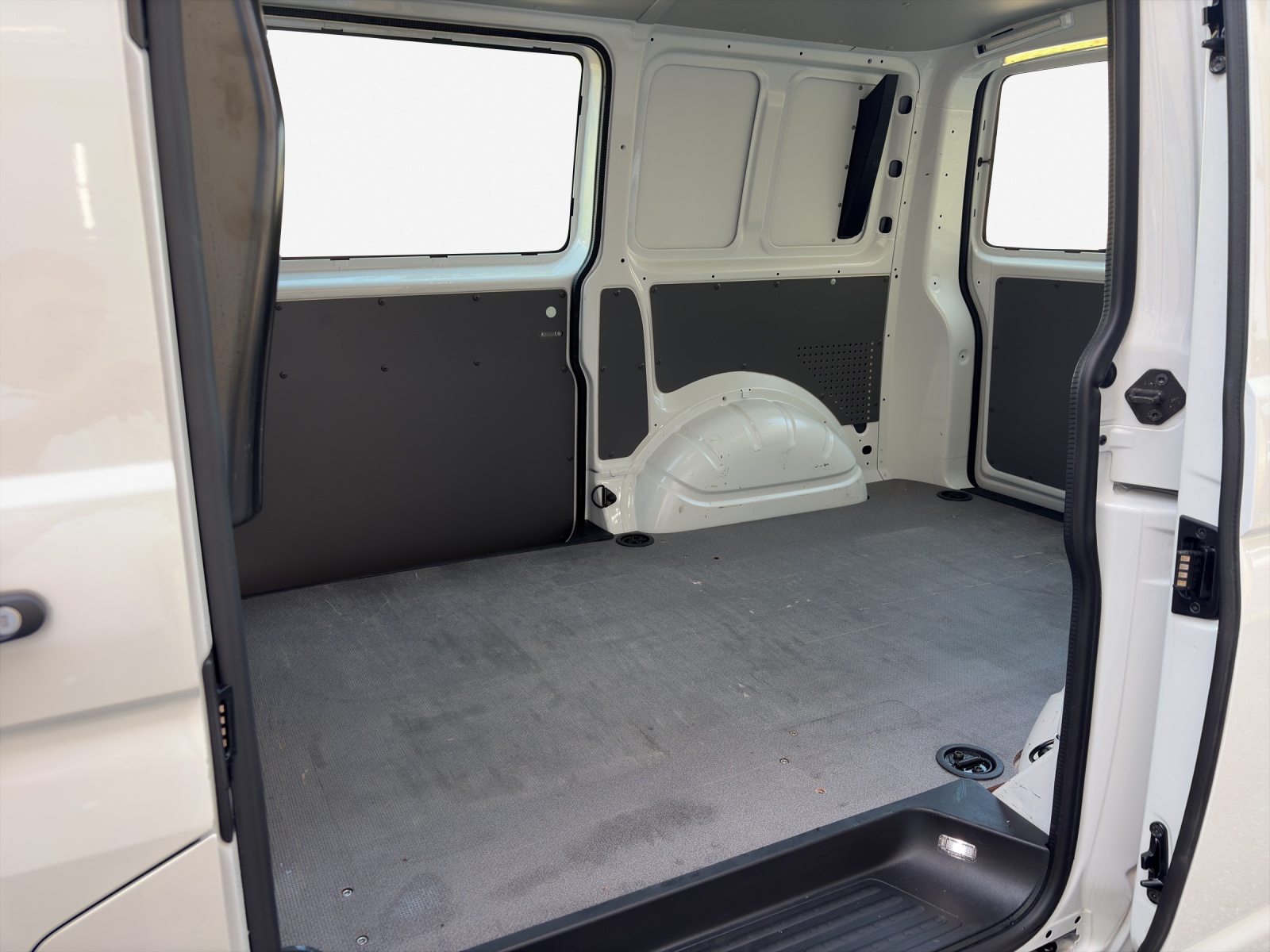 VW T6.1 2.0 TDI-image-11