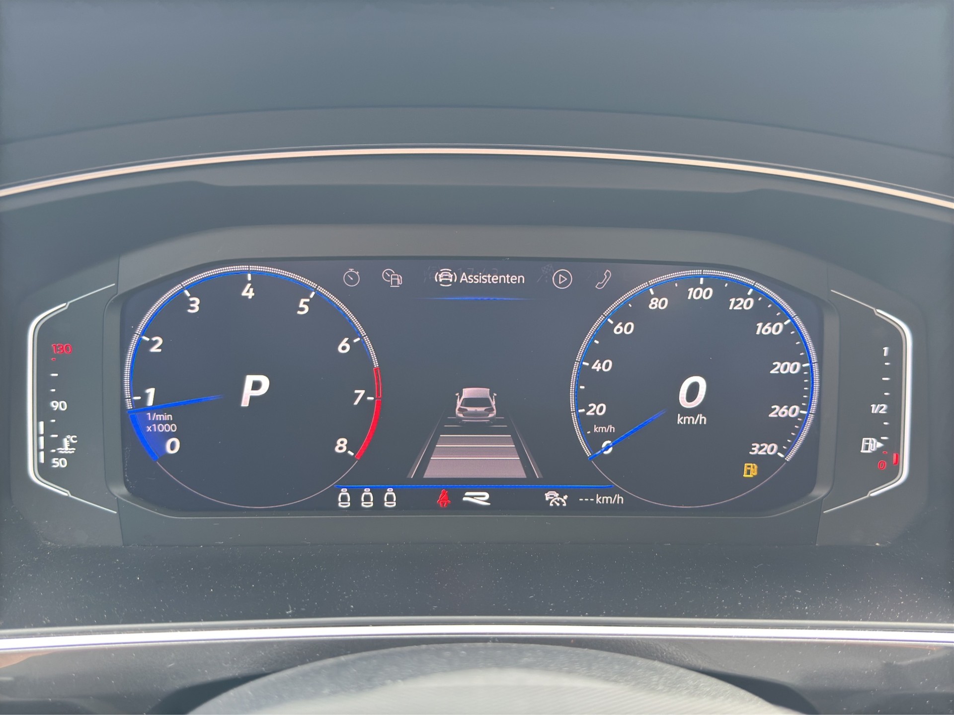 VW Tiguan 2.0TSI R 4Motion DSG-image-10