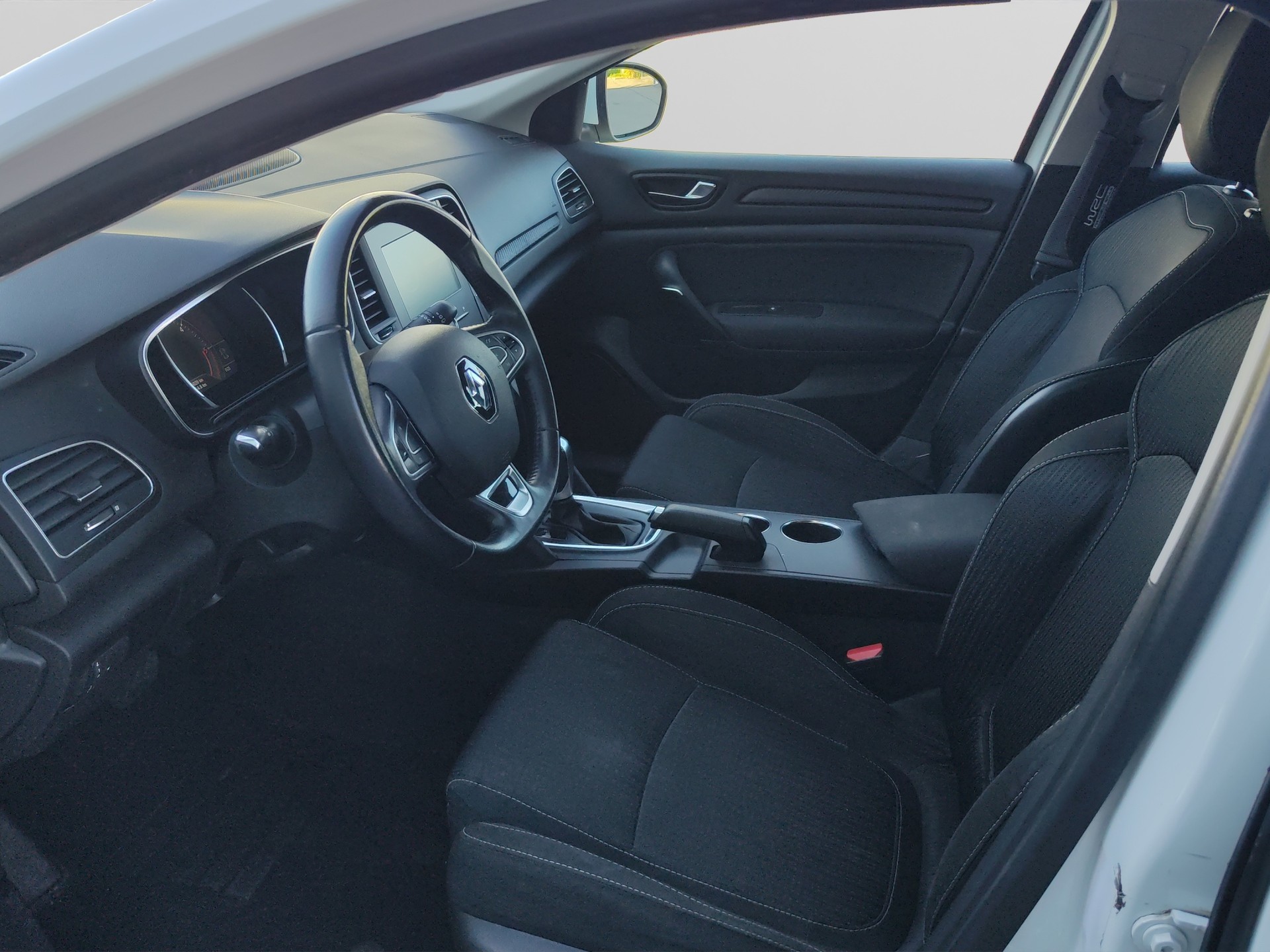 RENAULT Mégane Grandtour 1.5 dCi GT Line EDC-image-12